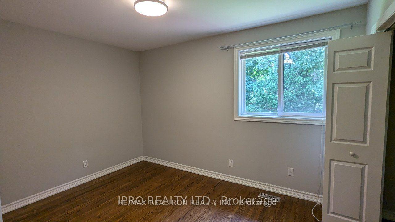 Photo 18 of 16 Cresthaven Drive, North York, Hillcrest Village — HOMEH