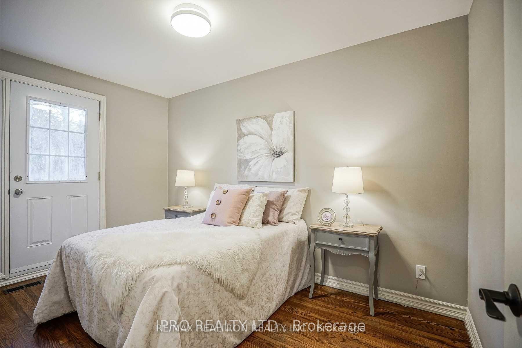 Photo 22 of 16 Cresthaven Drive, North York, Hillcrest Village — HOMEH