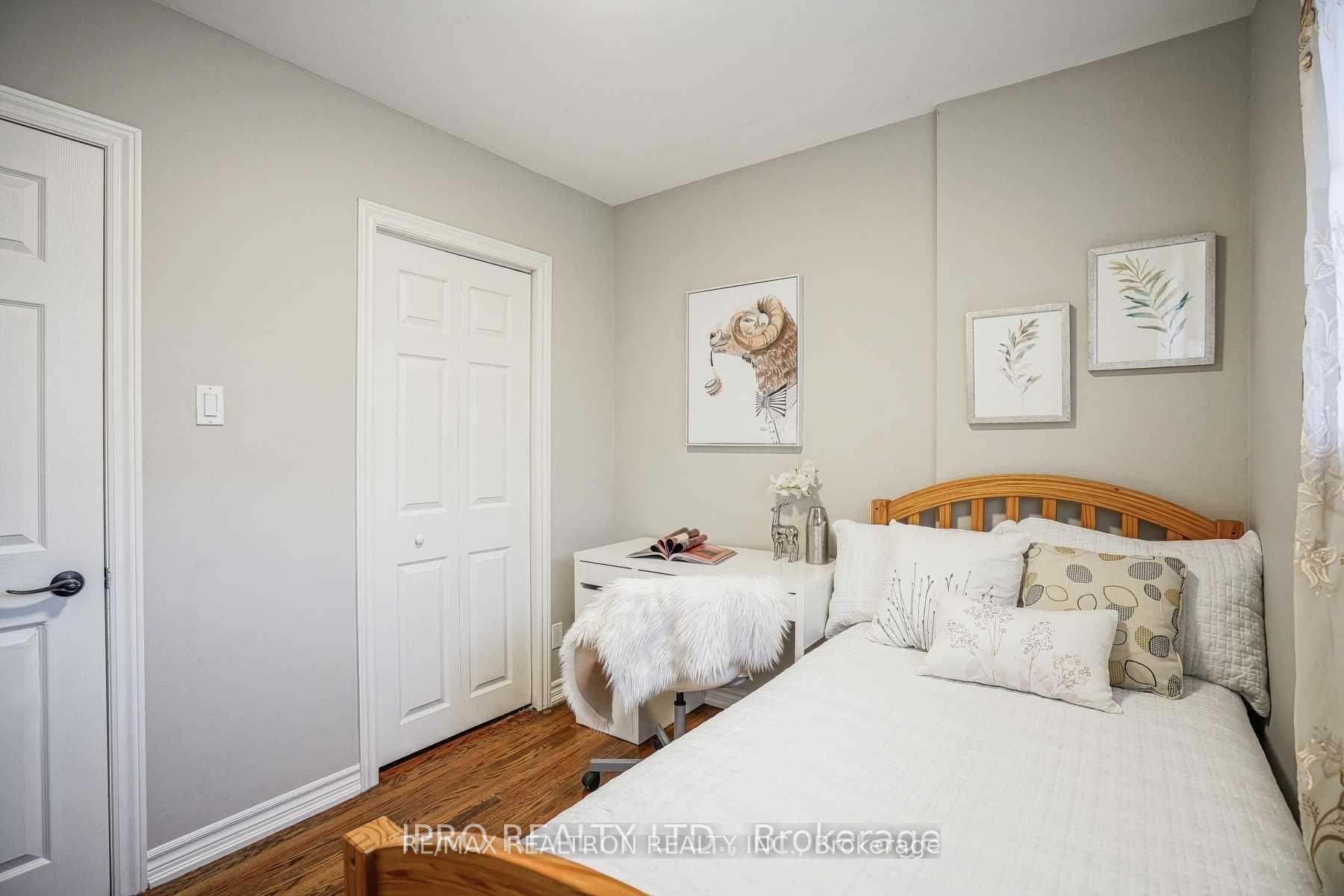 Photo 24 of 16 Cresthaven Drive, North York, Hillcrest Village — HOMEH