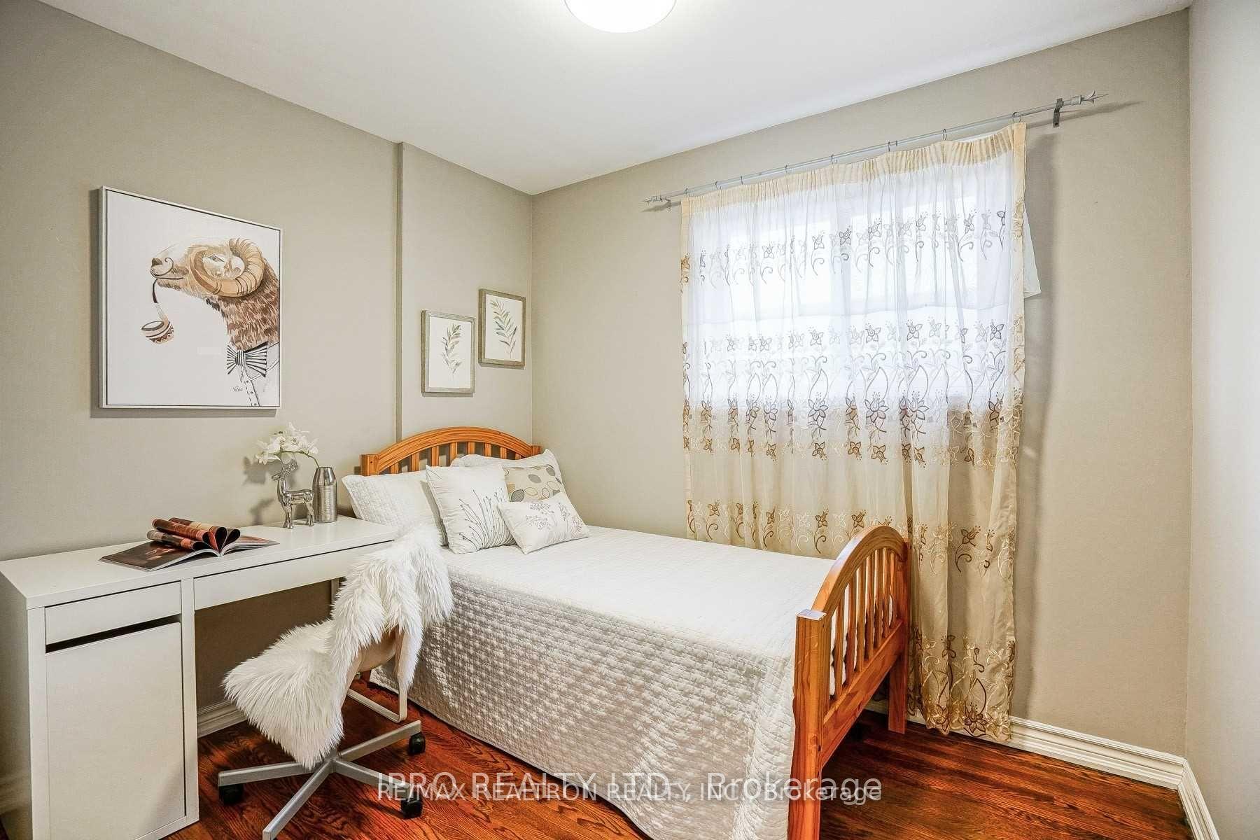 Photo 25 of 16 Cresthaven Drive, North York, Hillcrest Village — HOMEH