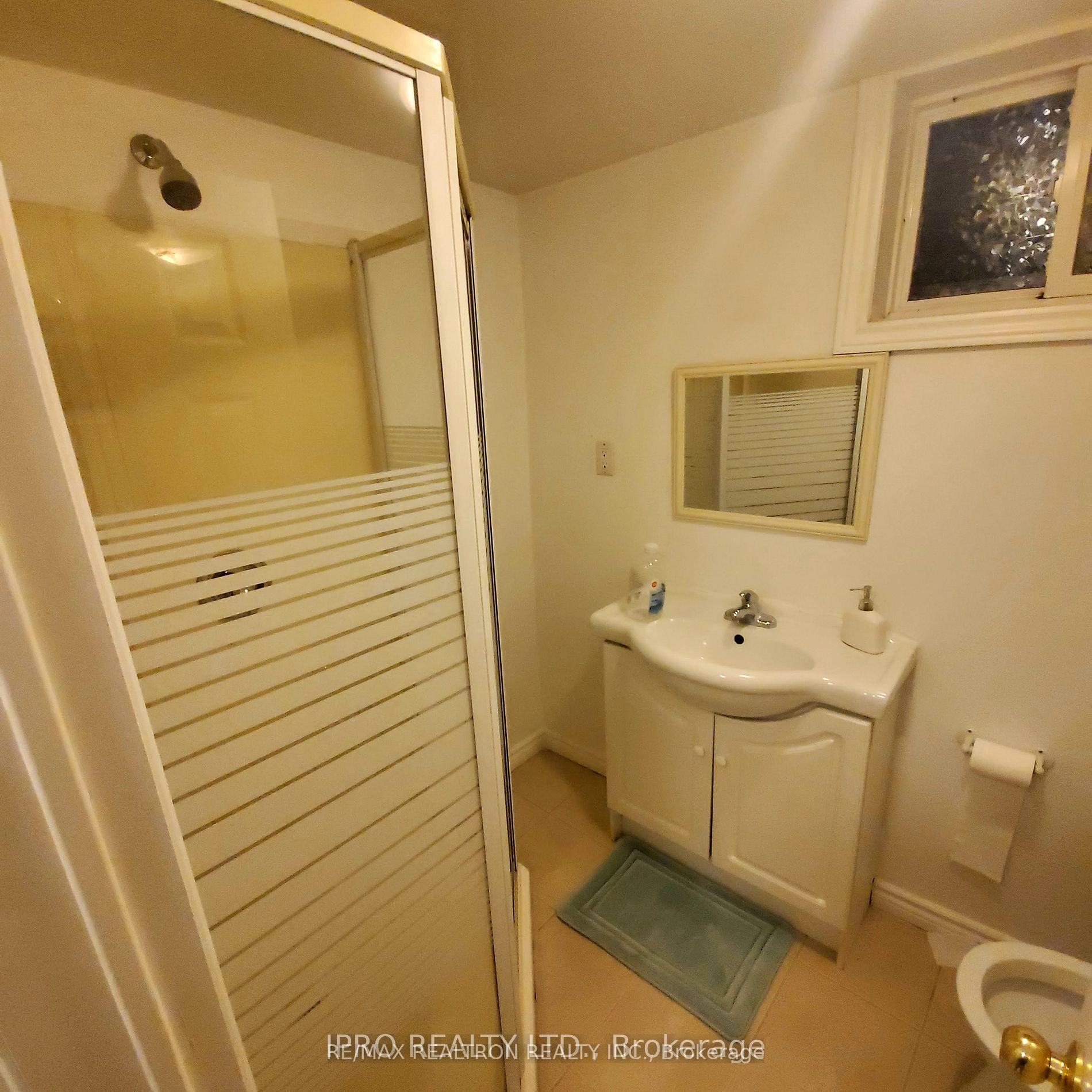 Photo 33 of 16 Cresthaven Drive, North York, Hillcrest Village — HOMEH