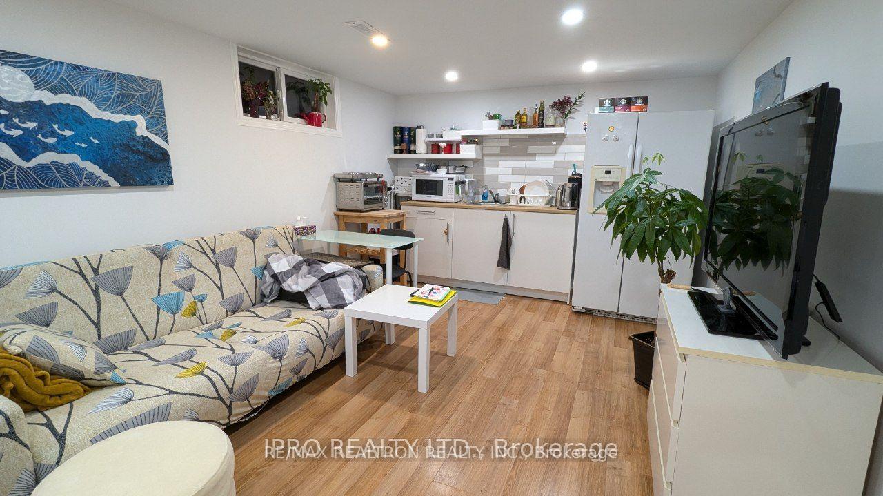 Photo 35 of 16 Cresthaven Drive, North York, Hillcrest Village — HOMEH