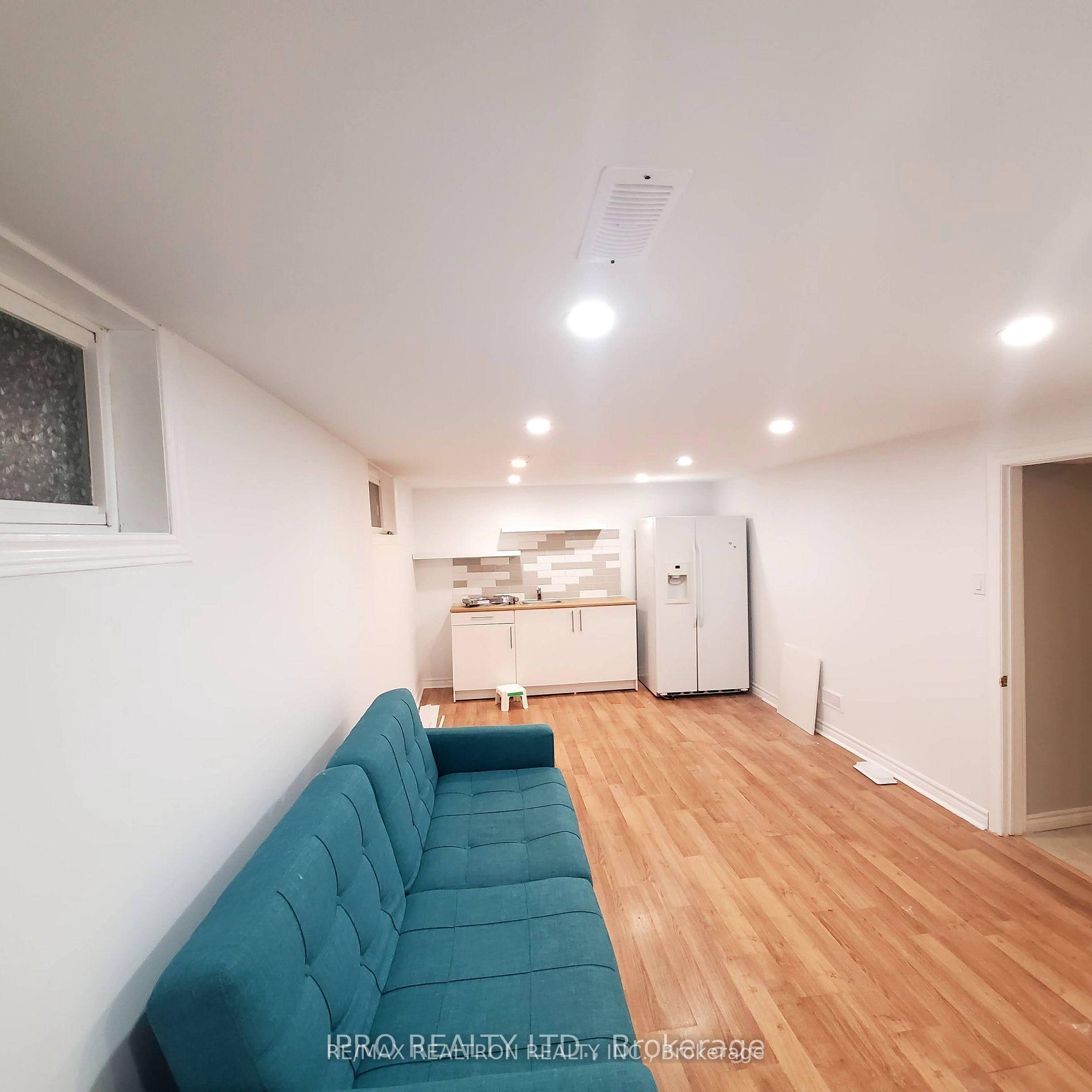Photo 36 of 16 Cresthaven Drive, North York, Hillcrest Village — HOMEH