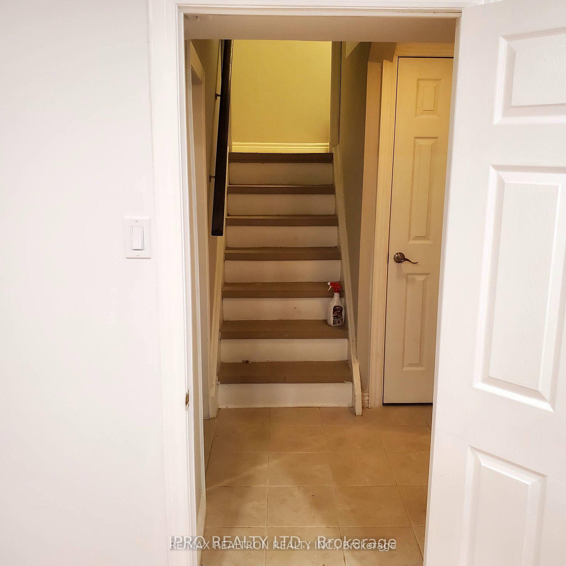 Photo 37 of 16 Cresthaven Drive, North York, Hillcrest Village — HOMEH