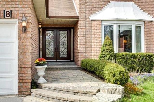 Photo 2 of 8 Cygnus Drive, Richmond Hill, Observatory — HOMEH