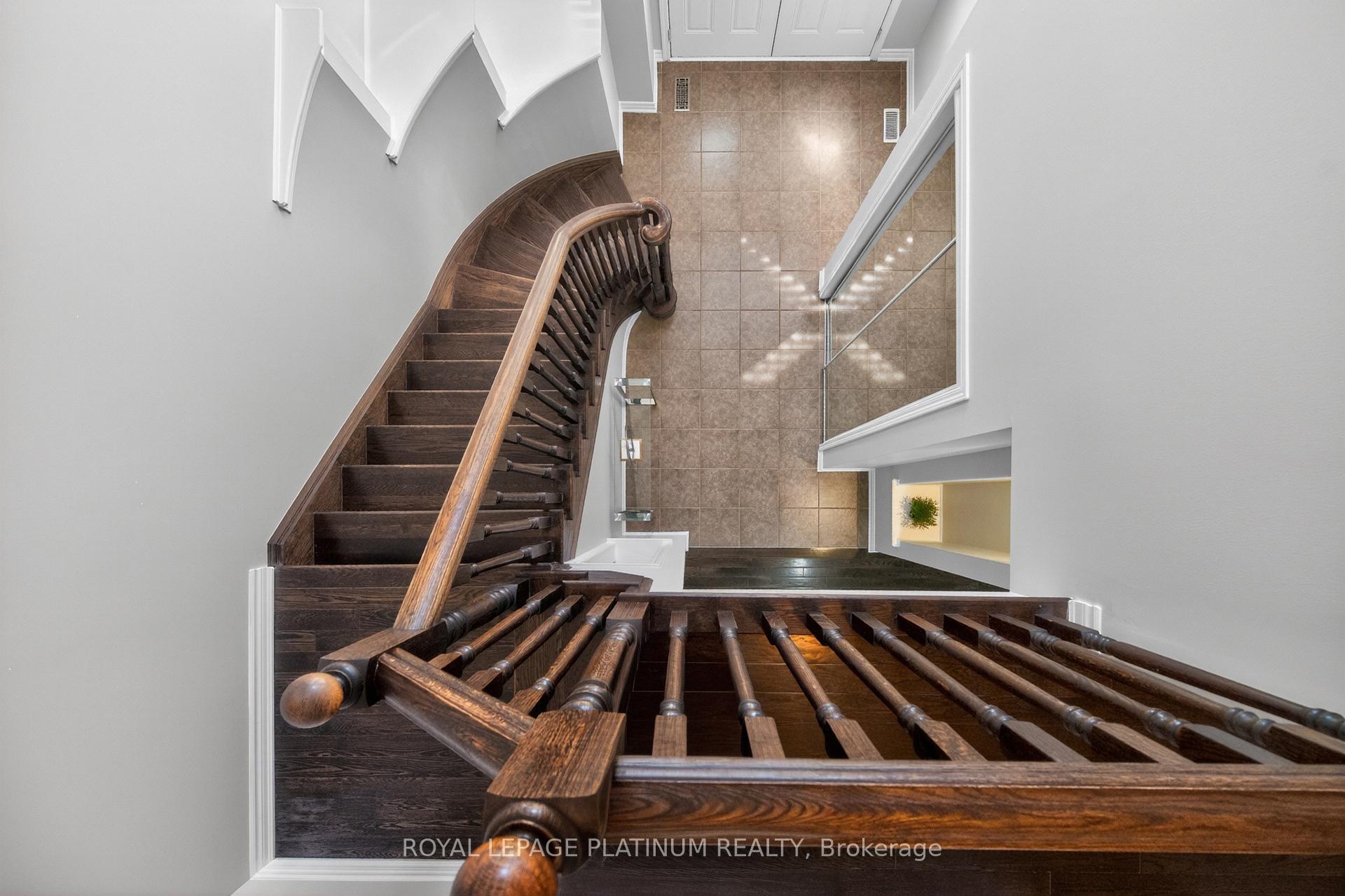 Photo 17 of 15 Aylesbury Drive, Brampton, Northwest Brampton — HOMEH