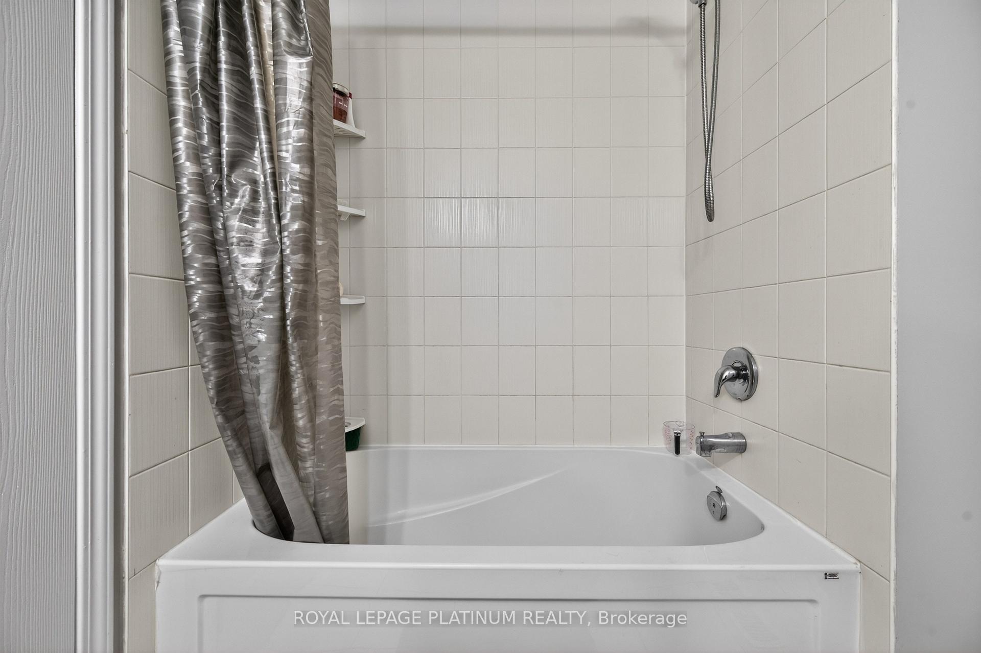 Photo 28 of 15 Aylesbury Drive, Brampton, Northwest Brampton — HOMEH