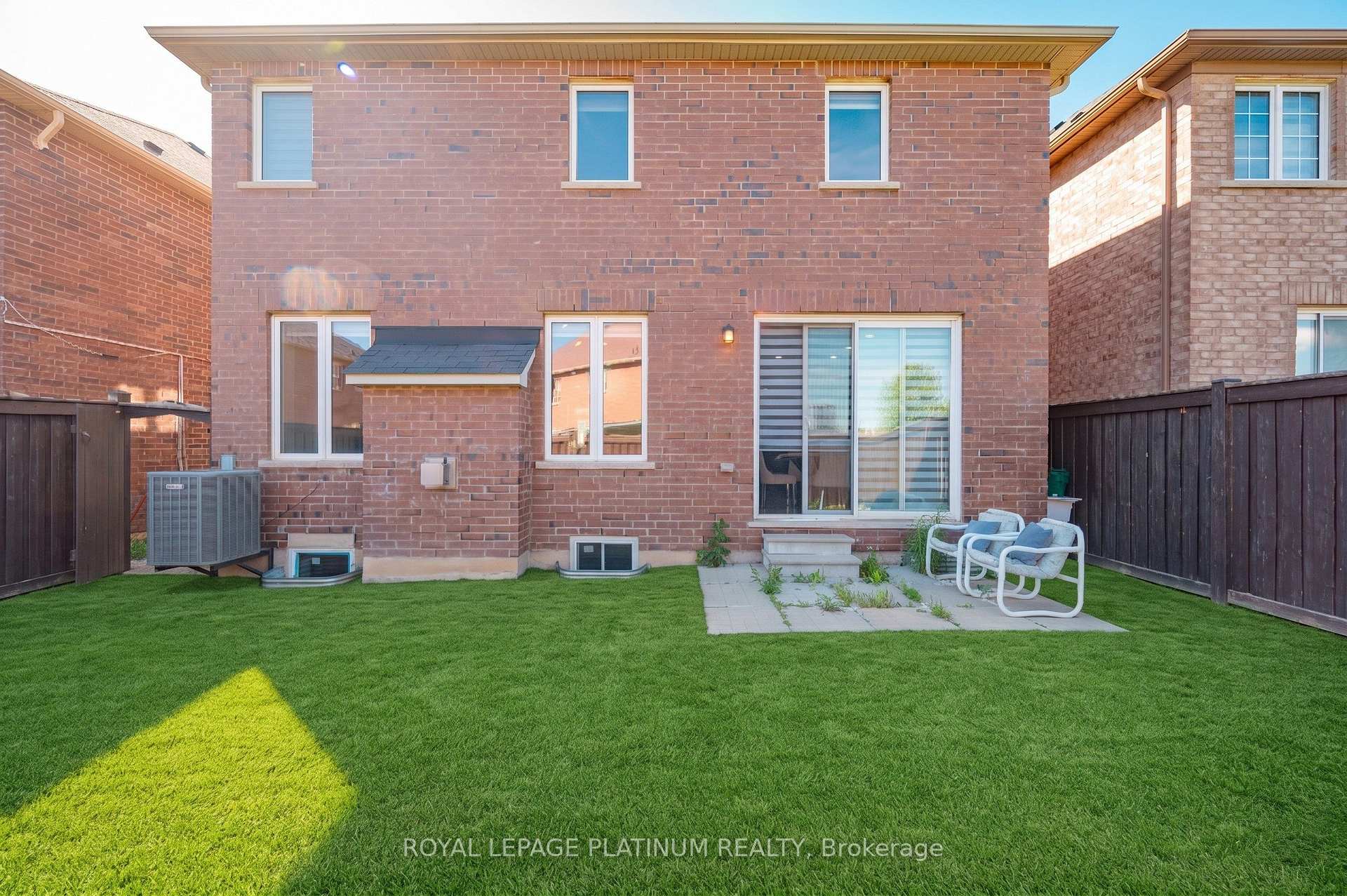 Photo 46 of 15 Aylesbury Drive, Brampton, Northwest Brampton — HOMEH