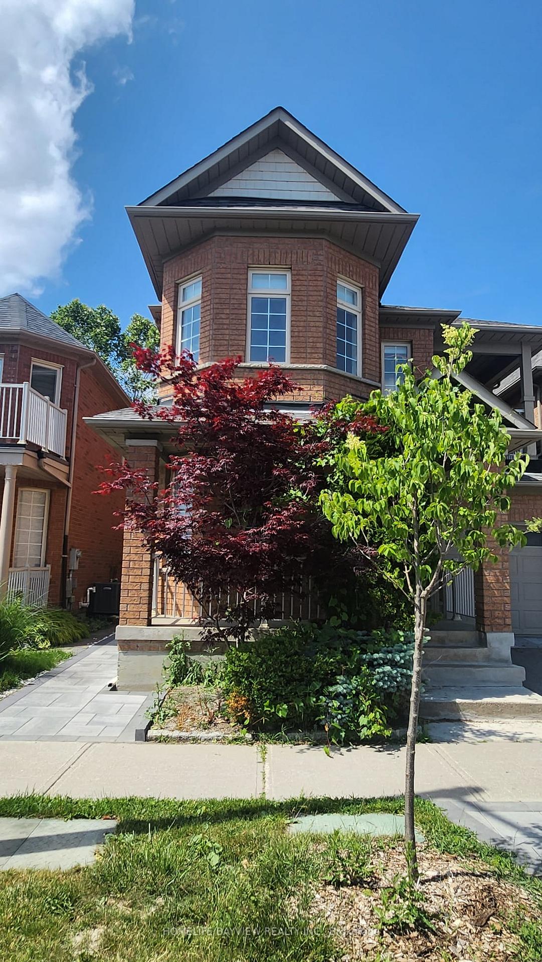 Photo 2 of 51 Waldron Crescent, Richmond Hill, Oak Ridges — HOMEH