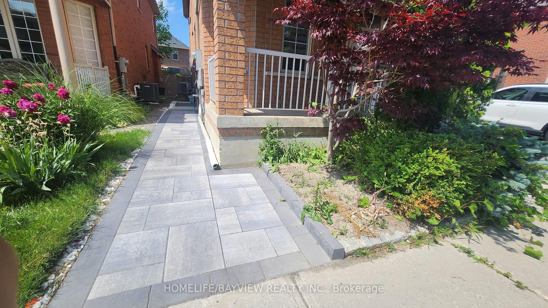 Photo 3 of 51 Waldron Crescent, Richmond Hill, Oak Ridges — HOMEH