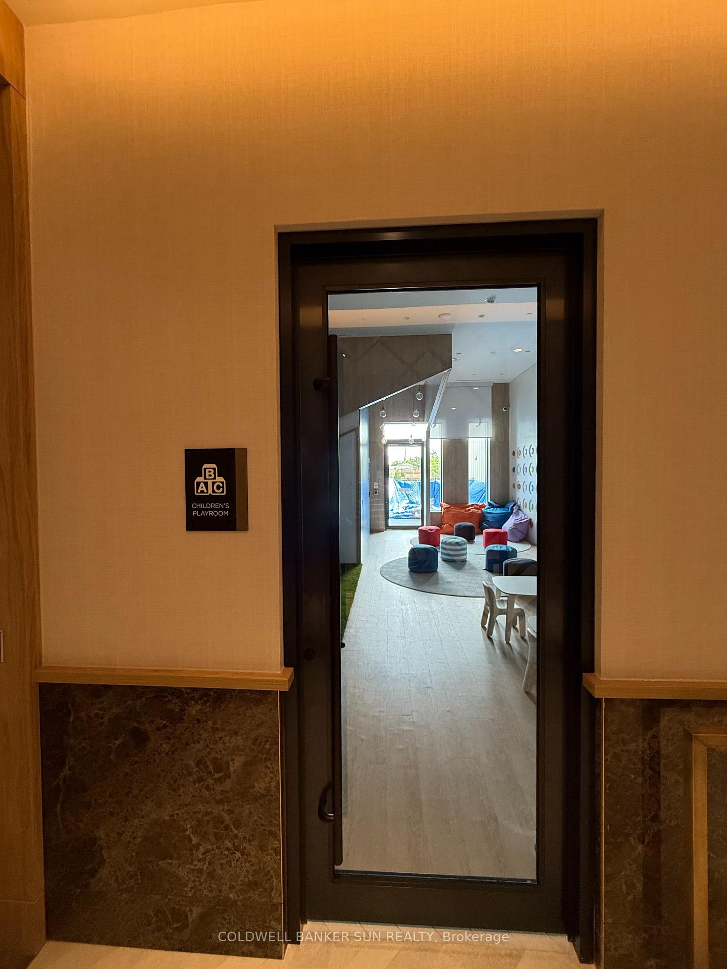 Photo 11 of Unit 426, 21 Meadowvale Road, Vaughan, Concord — HOMEH