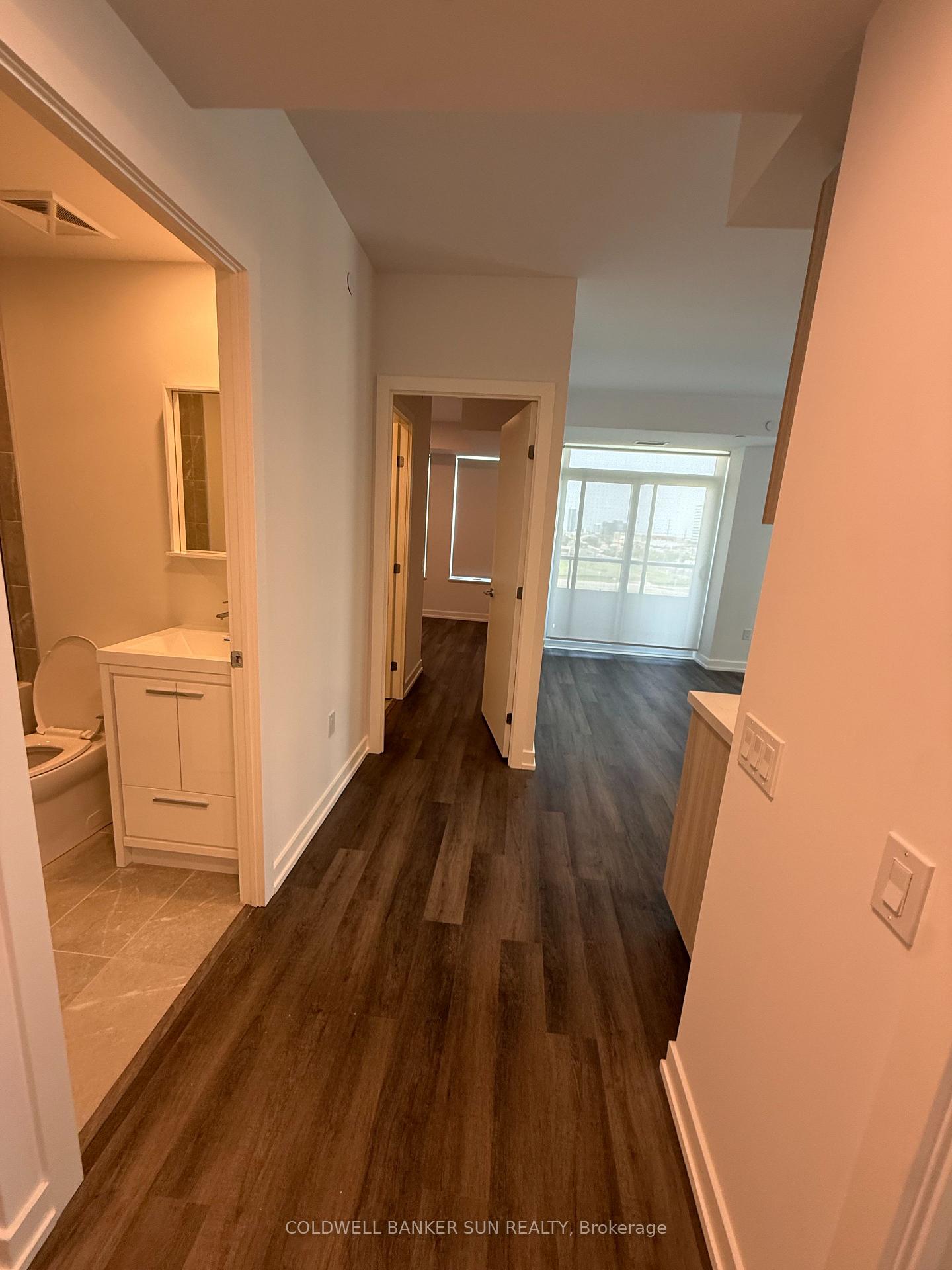 Photo 18 of Unit 426, 21 Meadowvale Road, Vaughan, Concord — HOMEH