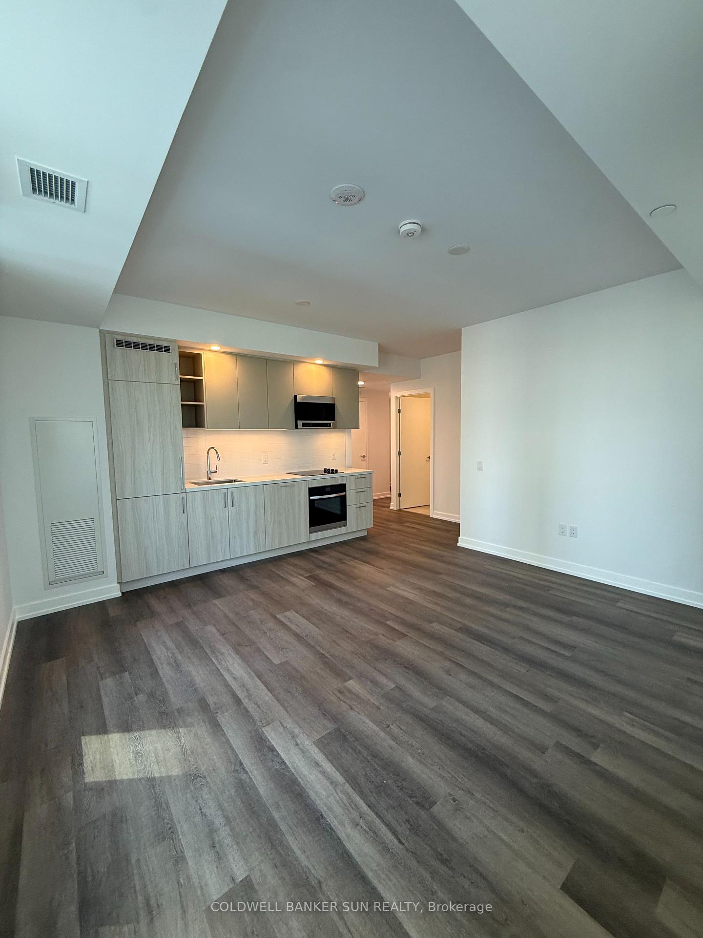 Photo 21 of Unit 426, 21 Meadowvale Road, Vaughan, Concord — HOMEH