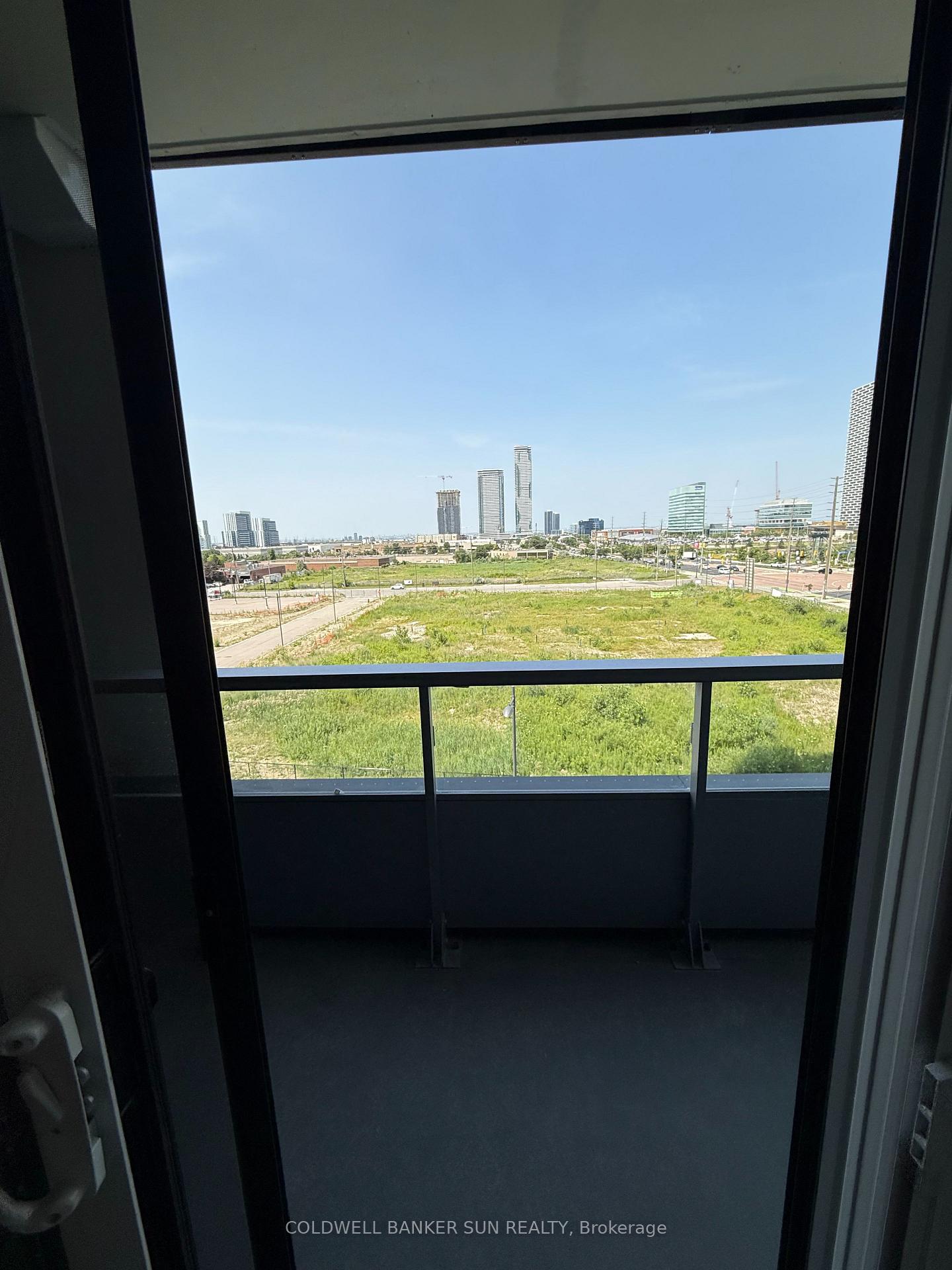 Photo 24 of Unit 426, 21 Meadowvale Road, Vaughan, Concord — HOMEH