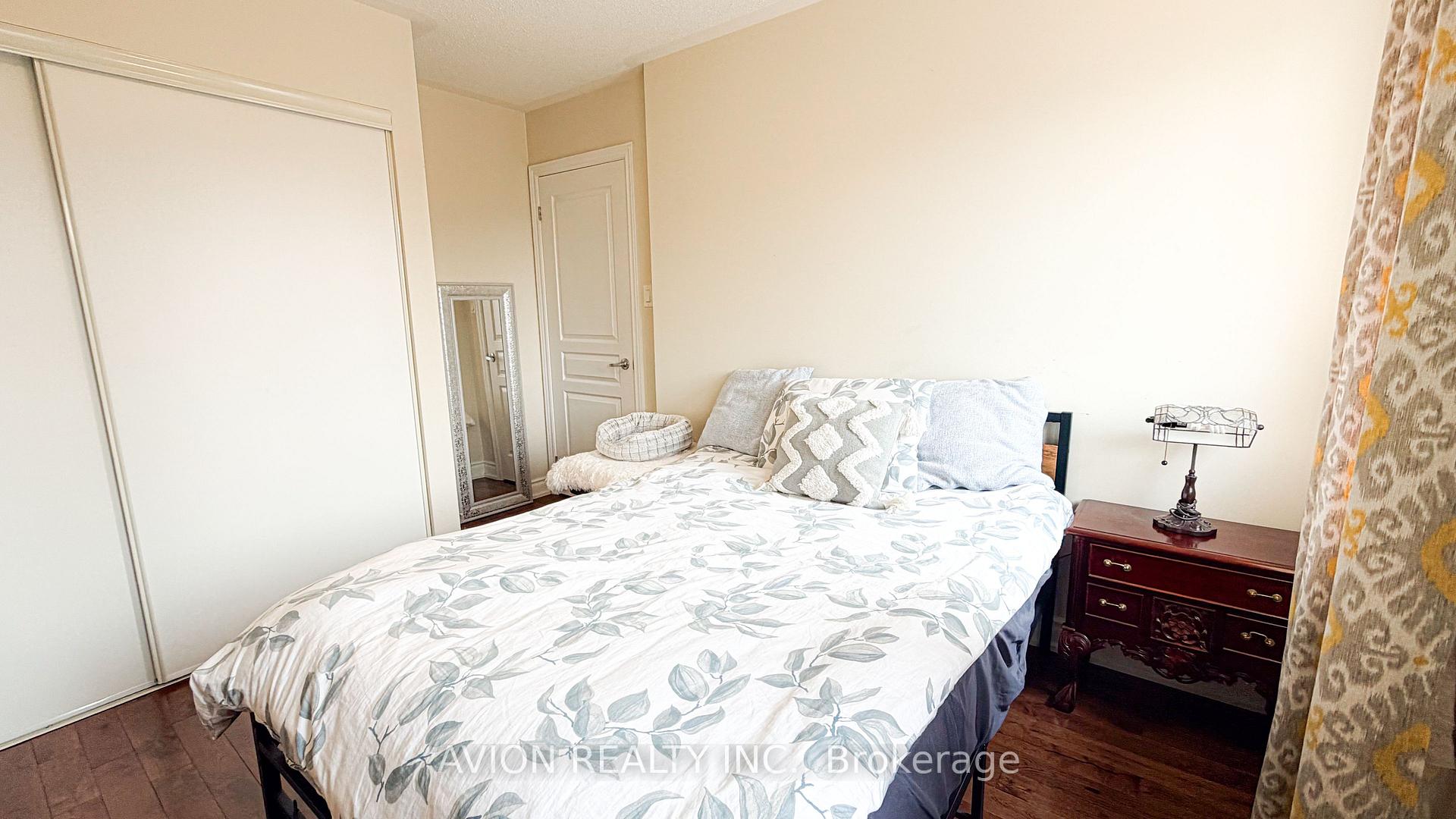 Photo 15 of 4 Sequin Drive, Richmond Hill, Jefferson — HOMEH