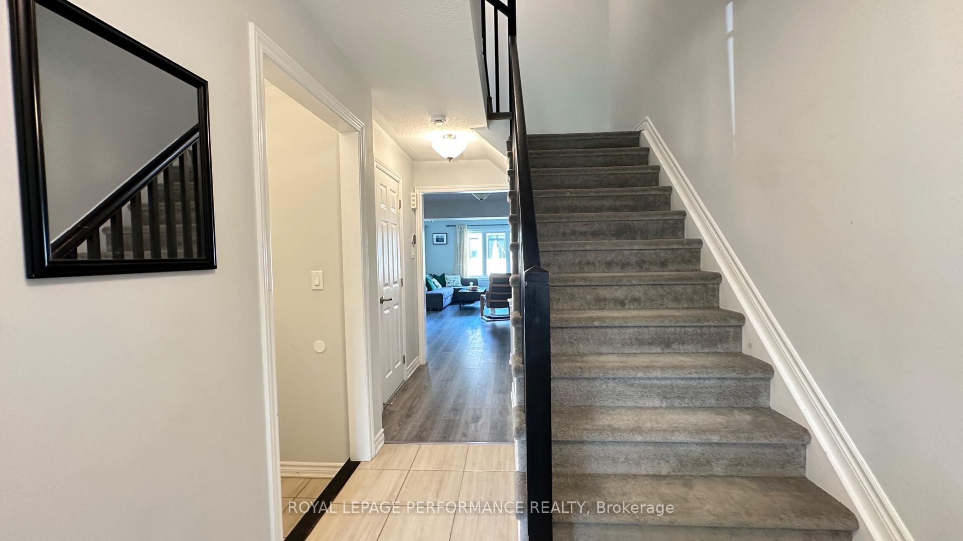 Photo 6 of 128 Lanceleaf Way, Ottawa, Kanata - Emerald Meadows/Trailwest — HOMEH