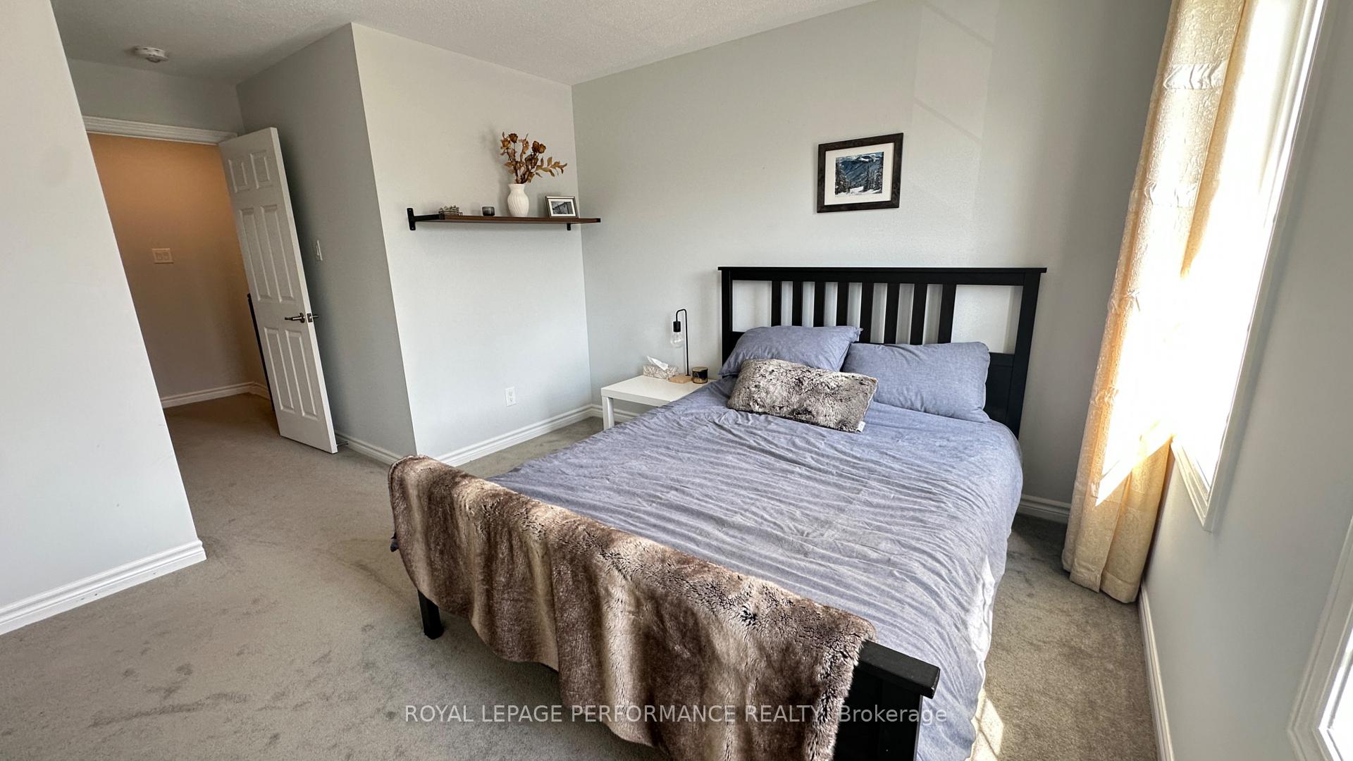 Photo 13 of 128 Lanceleaf Way, Ottawa, Kanata - Emerald Meadows/Trailwest — HOMEH