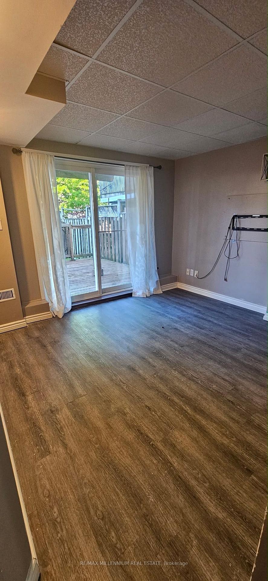 Photo 3 of 1111 Ashgrove Crescent, Oshawa, Pinecrest — HOMEH