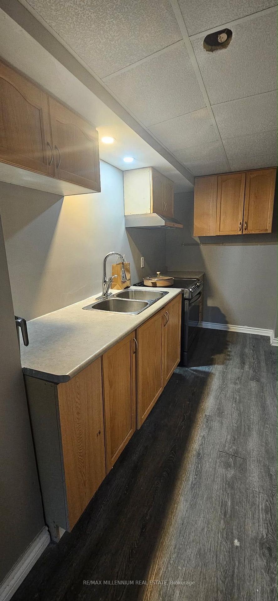 Photo 5 of 1111 Ashgrove Crescent, Oshawa, Pinecrest — HOMEH