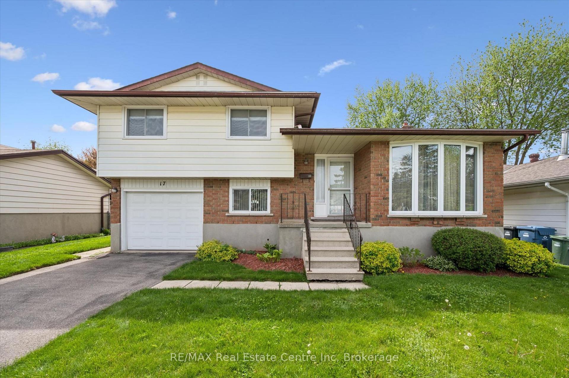 Photo 2 of 17 Glenda Court, Guelph, Willow West/Sugarbush/West Acres — HOMEH