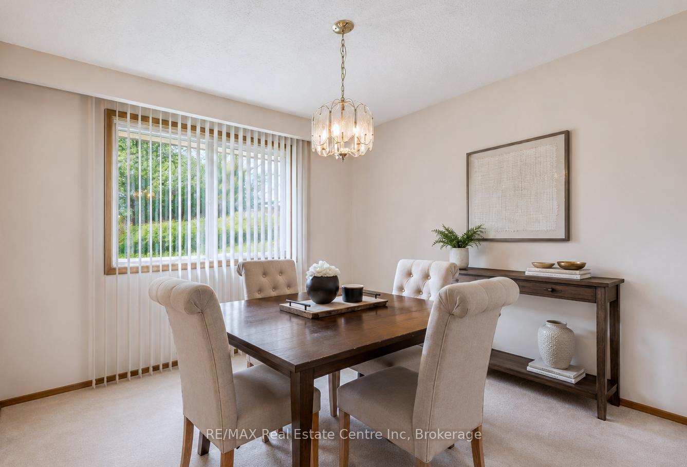 Photo 5 of 17 Glenda Court, Guelph, Willow West/Sugarbush/West Acres — HOMEH