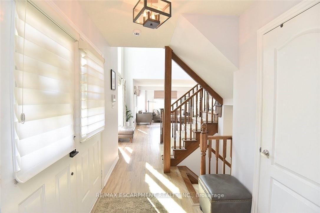 Photo 5 of Unit 7, 39 Panabaker Drive, Hamilton, Ancaster — HOMEH