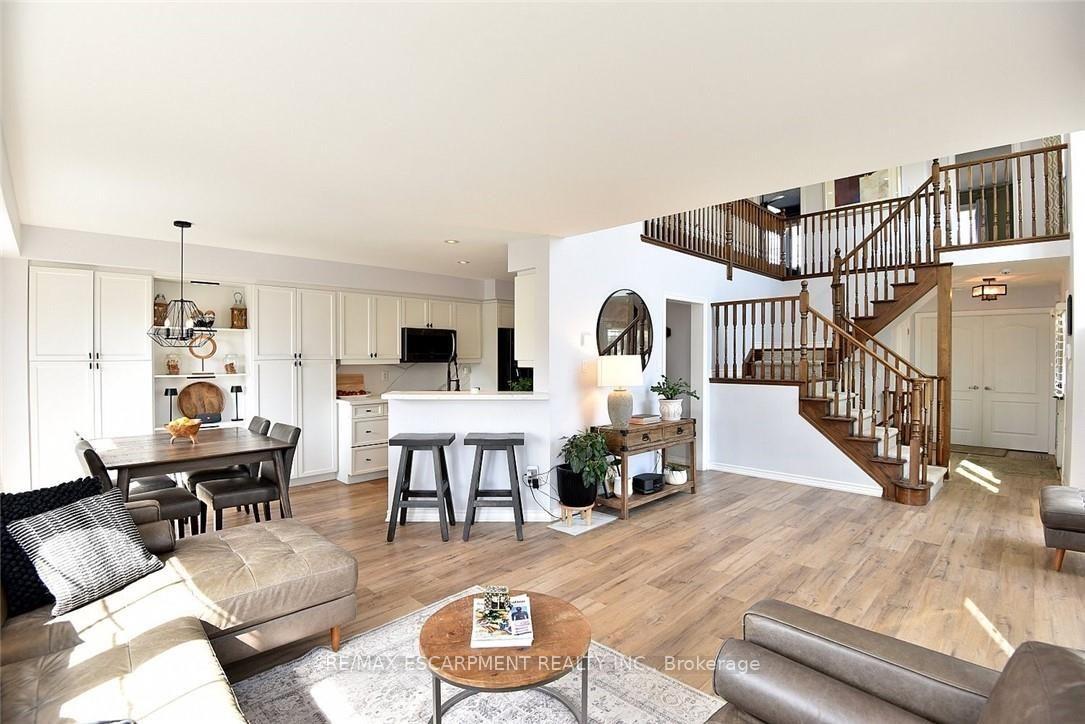 Photo 7 of Unit 7, 39 Panabaker Drive, Hamilton, Ancaster — HOMEH