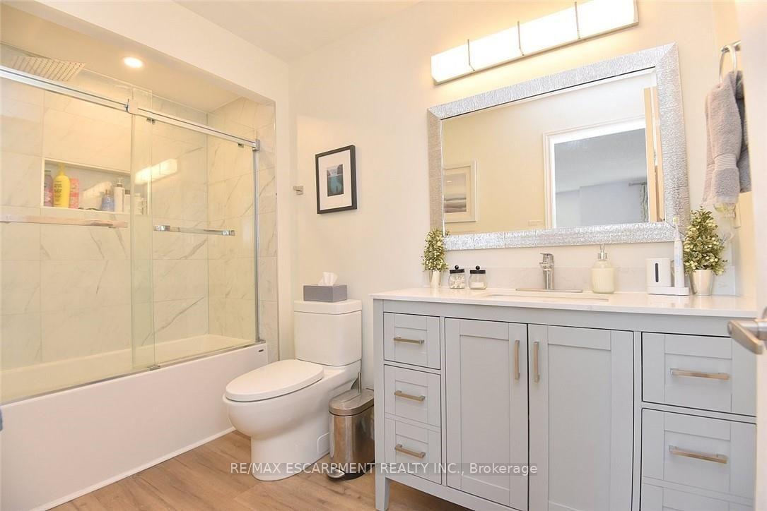 Photo 39 of Unit 7, 39 Panabaker Drive, Hamilton, Ancaster — HOMEH