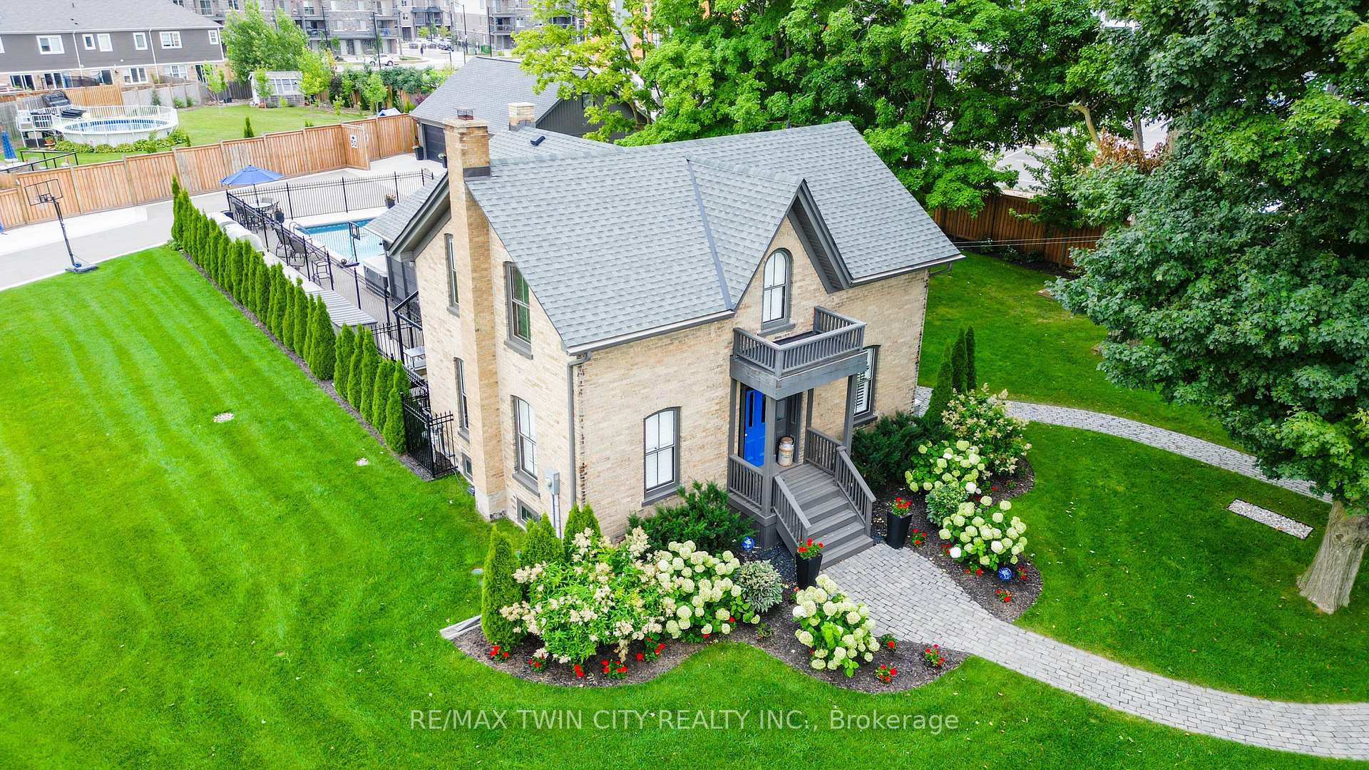 Photo 3 of 920 Orr Court, Kitchener, Trussler — HOMEH