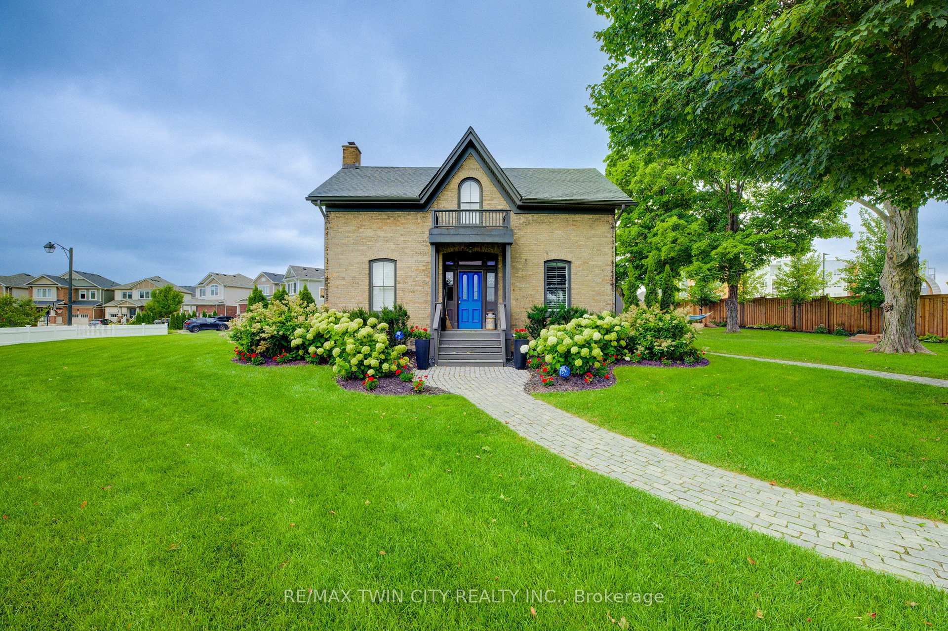 Photo 5 of 920 Orr Court, Kitchener, Trussler — HOMEH