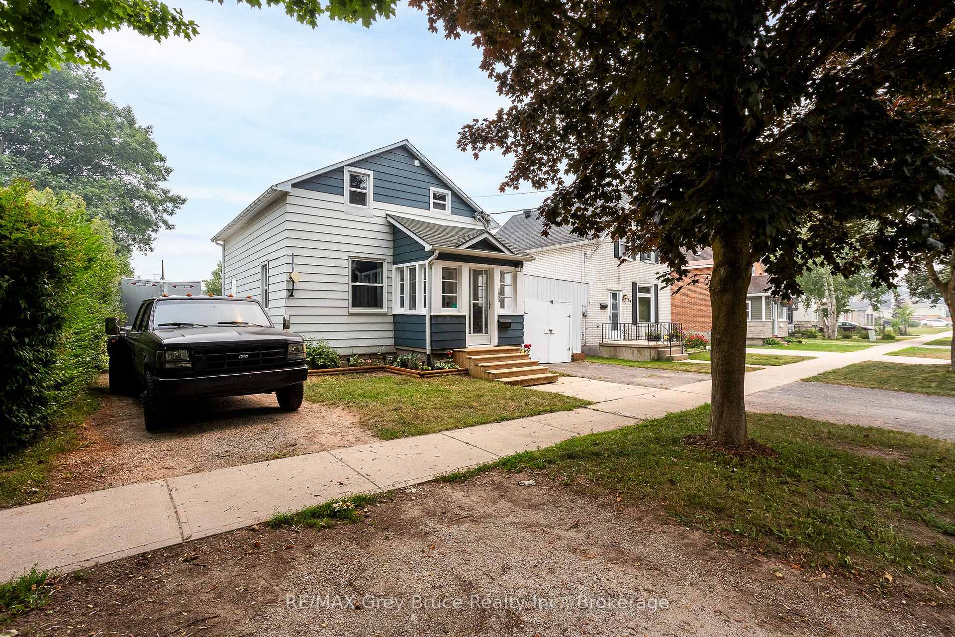 Photo 3 of 1693 8th Avenue E, Owen Sound — HOMEH