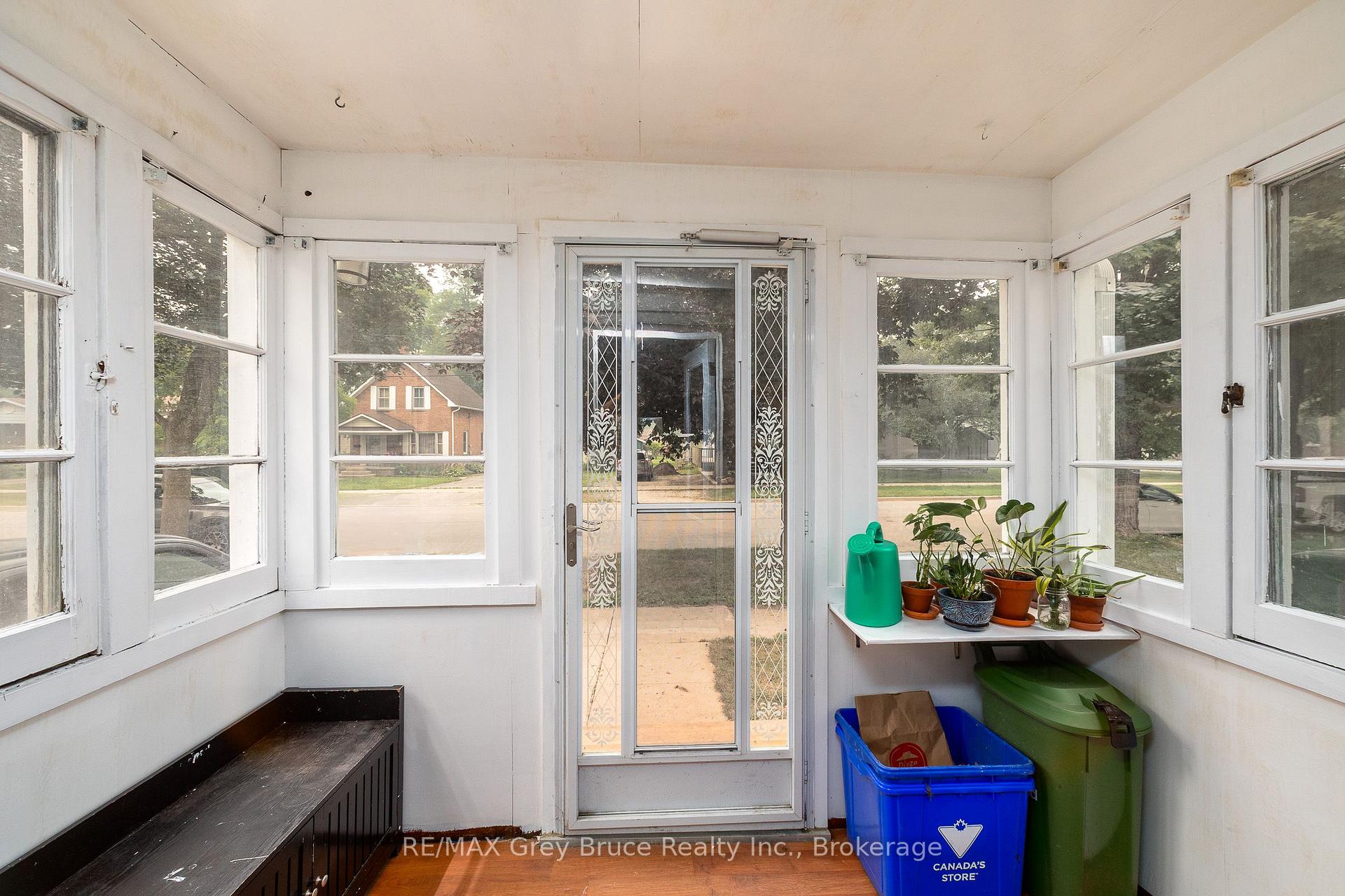 Photo 5 of 1693 8th Avenue E, Owen Sound — HOMEH