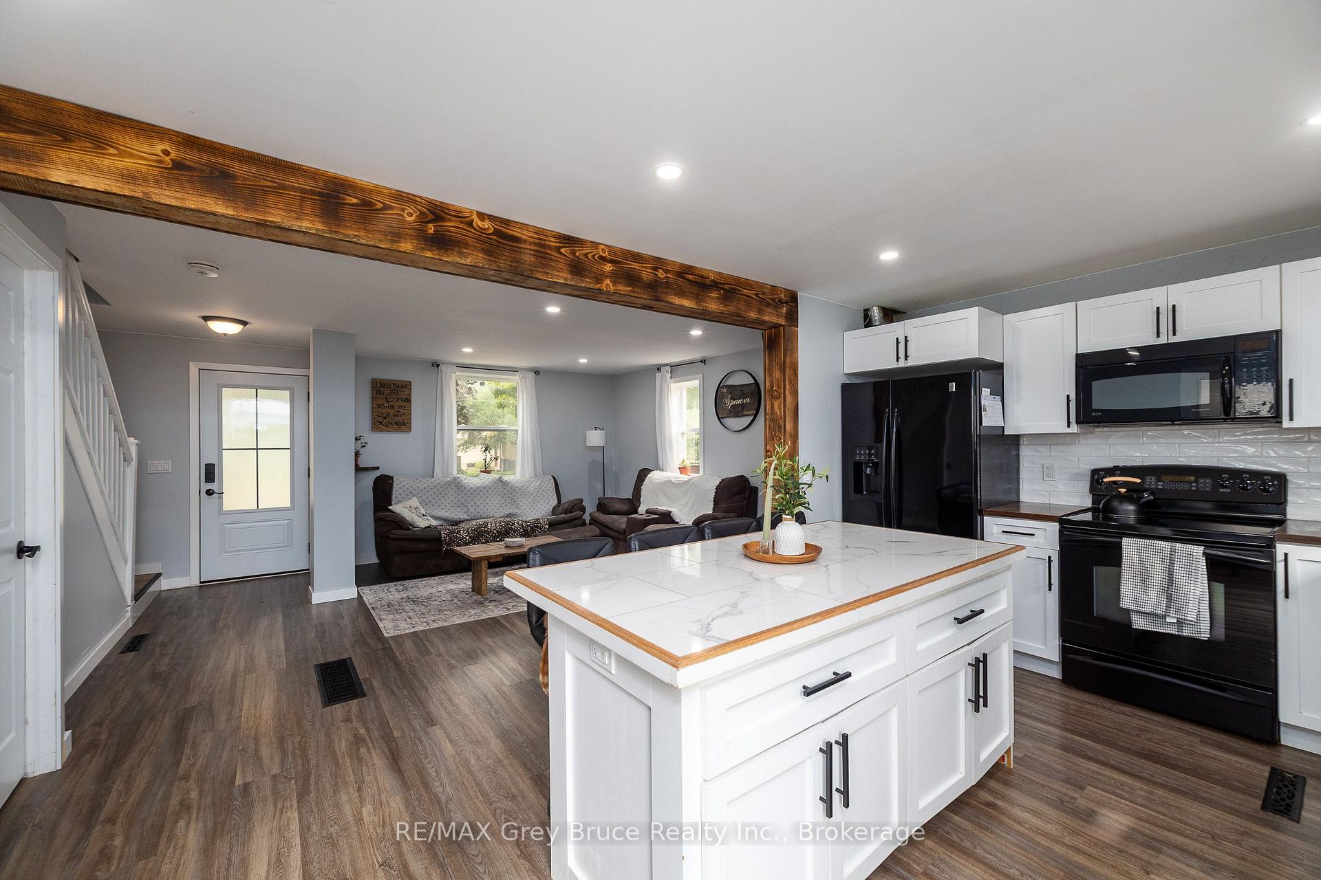 Photo 13 of 1693 8th Avenue E, Owen Sound — HOMEH