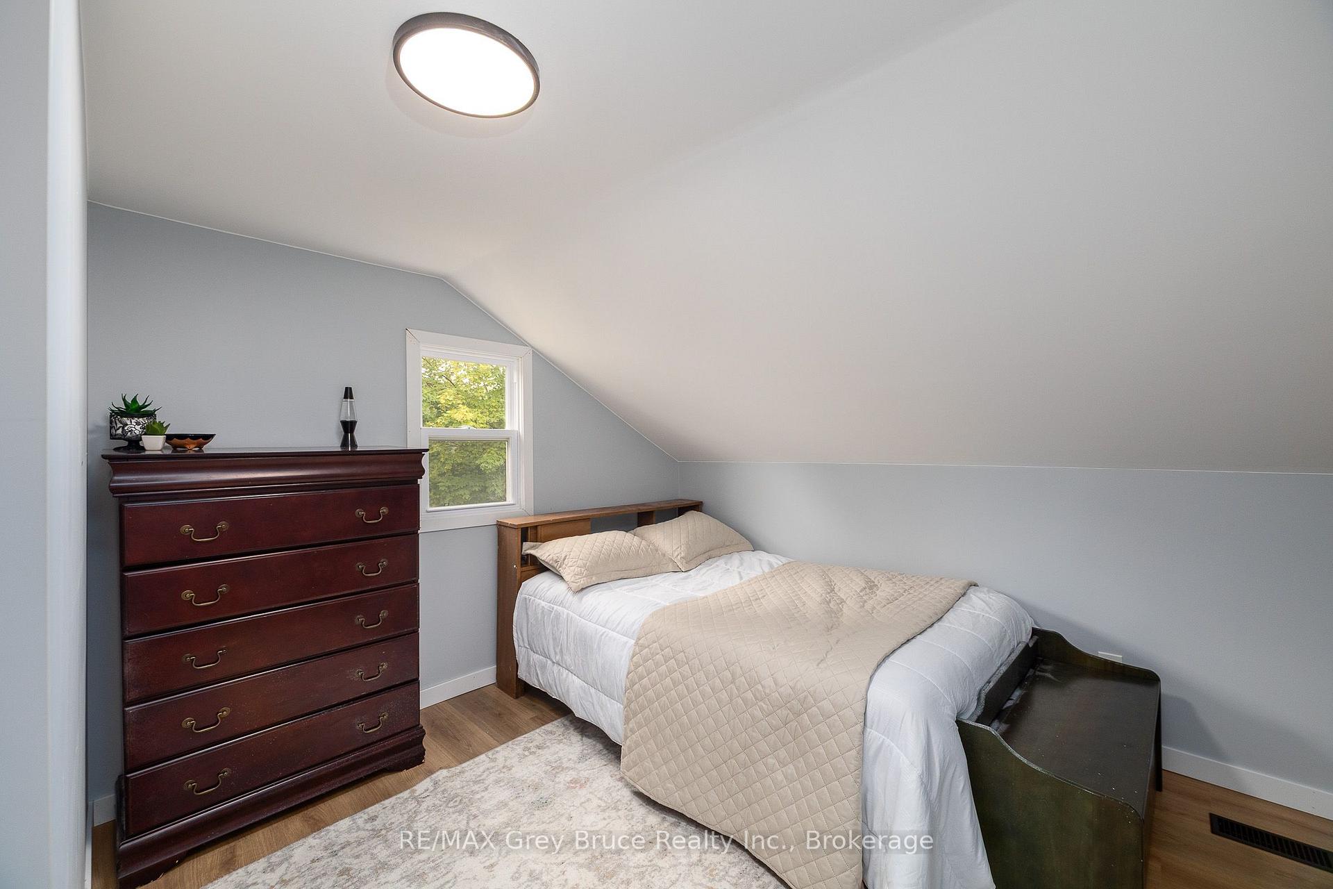 Photo 15 of 1693 8th Avenue E, Owen Sound — HOMEH