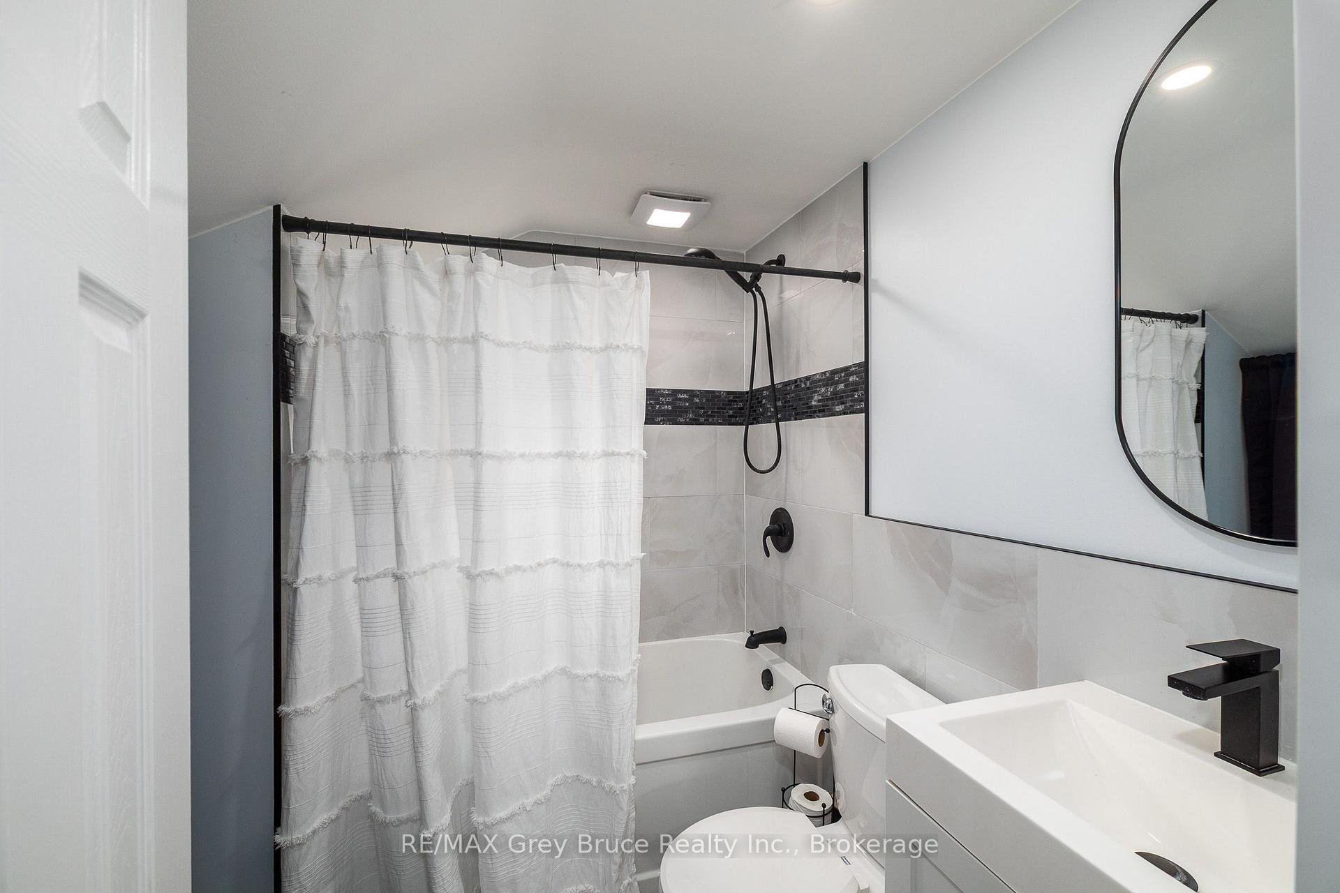 Photo 16 of 1693 8th Avenue E, Owen Sound — HOMEH