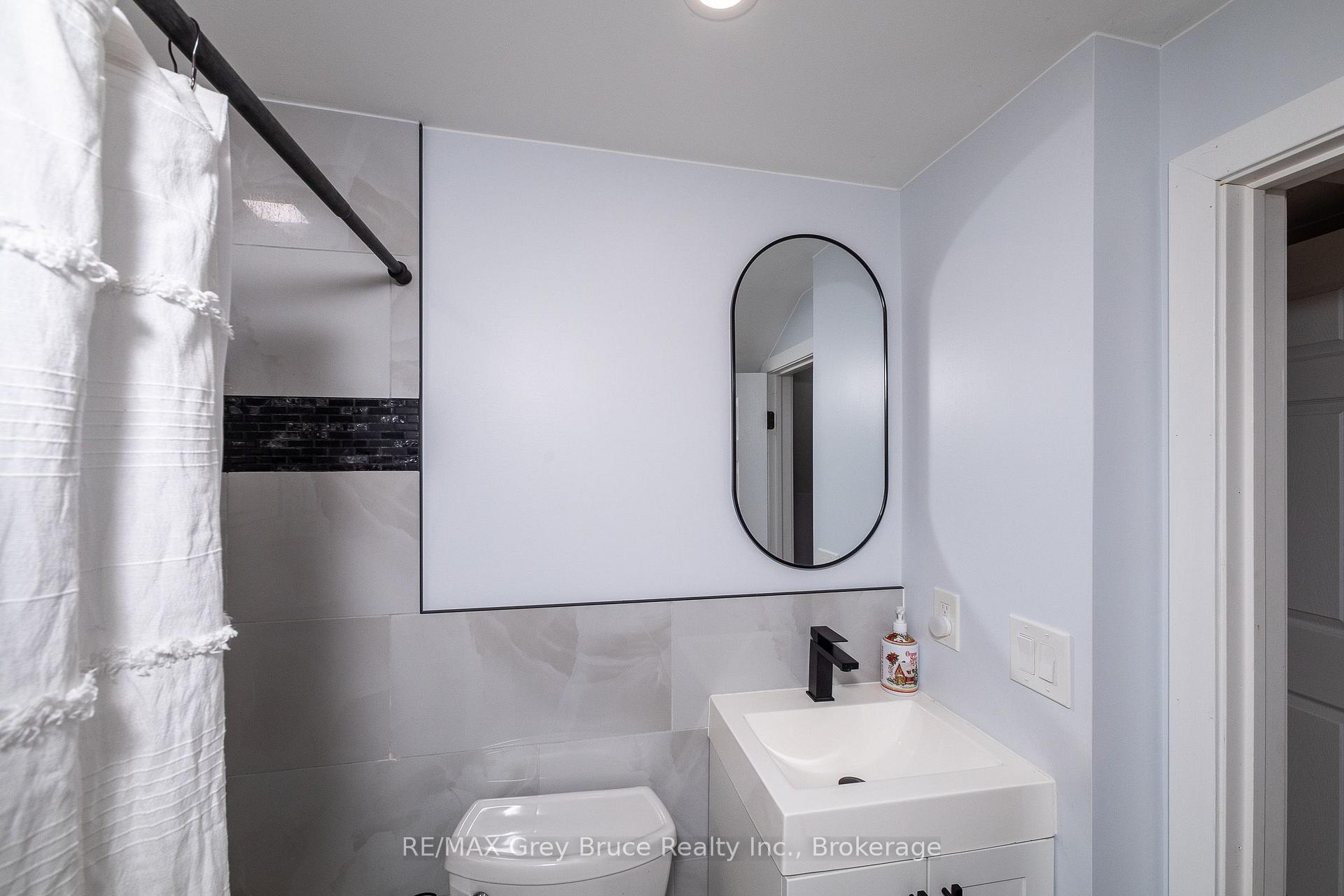 Photo 17 of 1693 8th Avenue E, Owen Sound — HOMEH