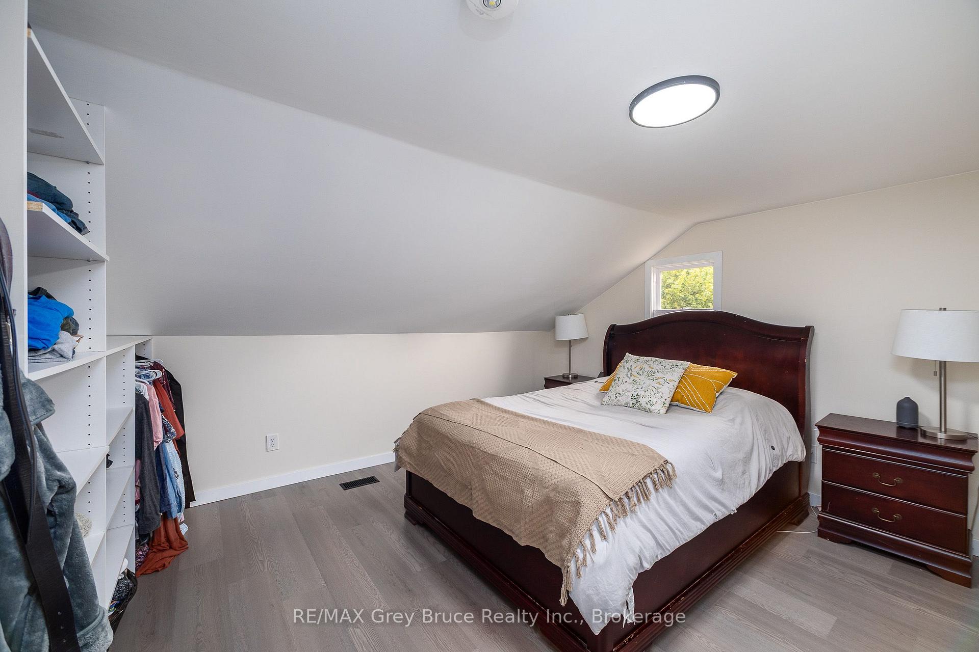 Photo 19 of 1693 8th Avenue E, Owen Sound — HOMEH