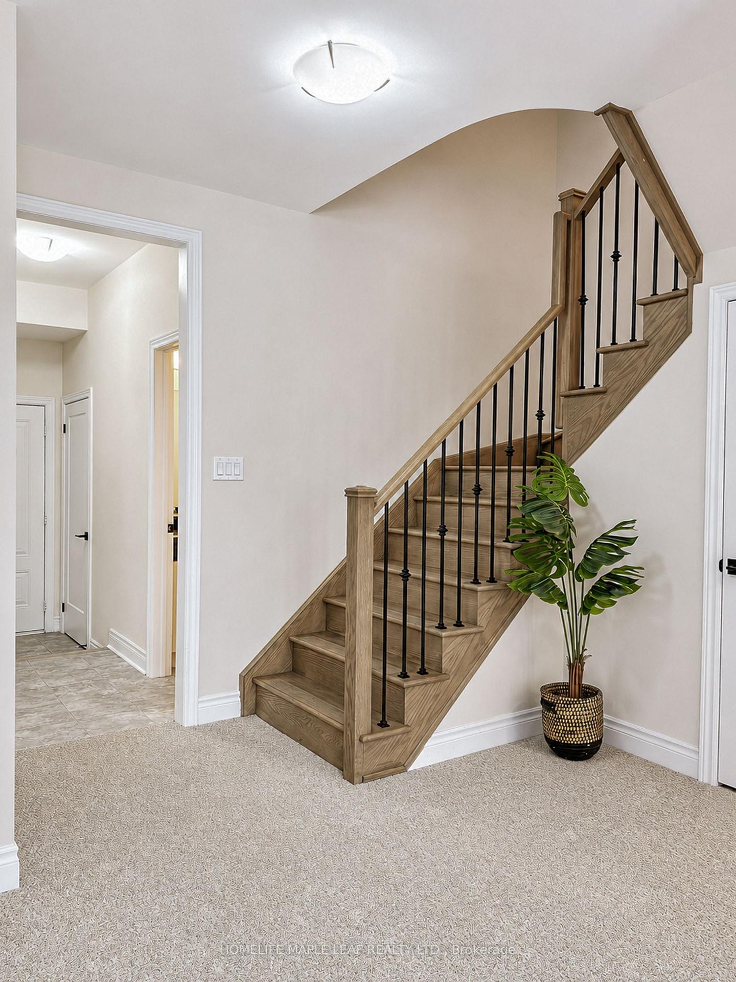 Photo 7 of 11 Aylin Crescent, Vaughan, Patterson — HOMEH