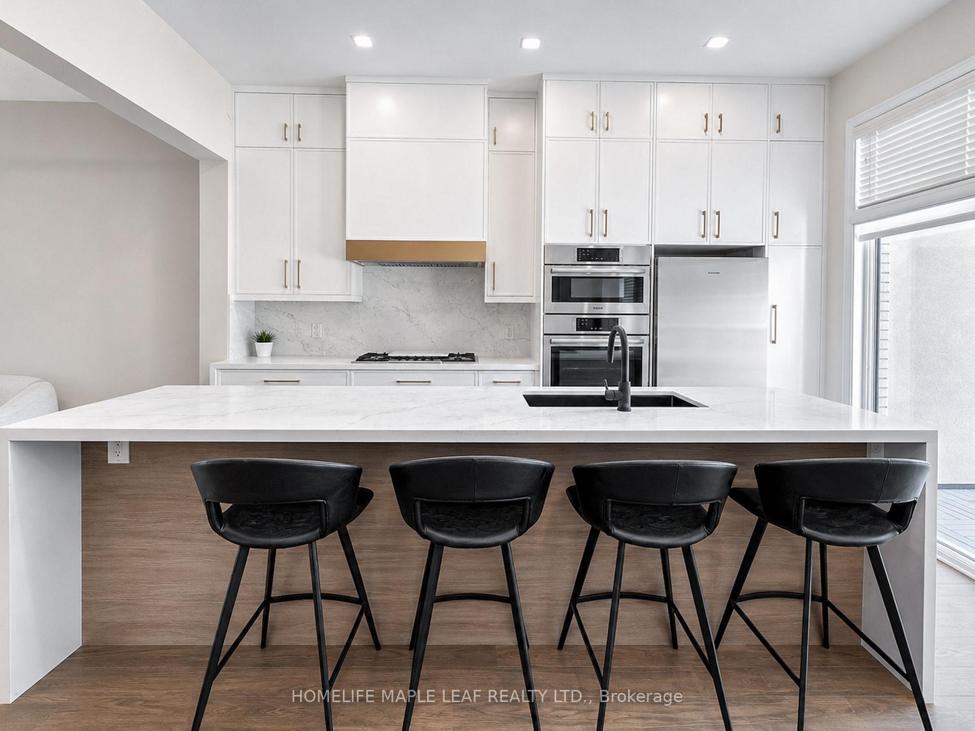 Photo 10 of 11 Aylin Crescent, Vaughan, Patterson — HOMEH