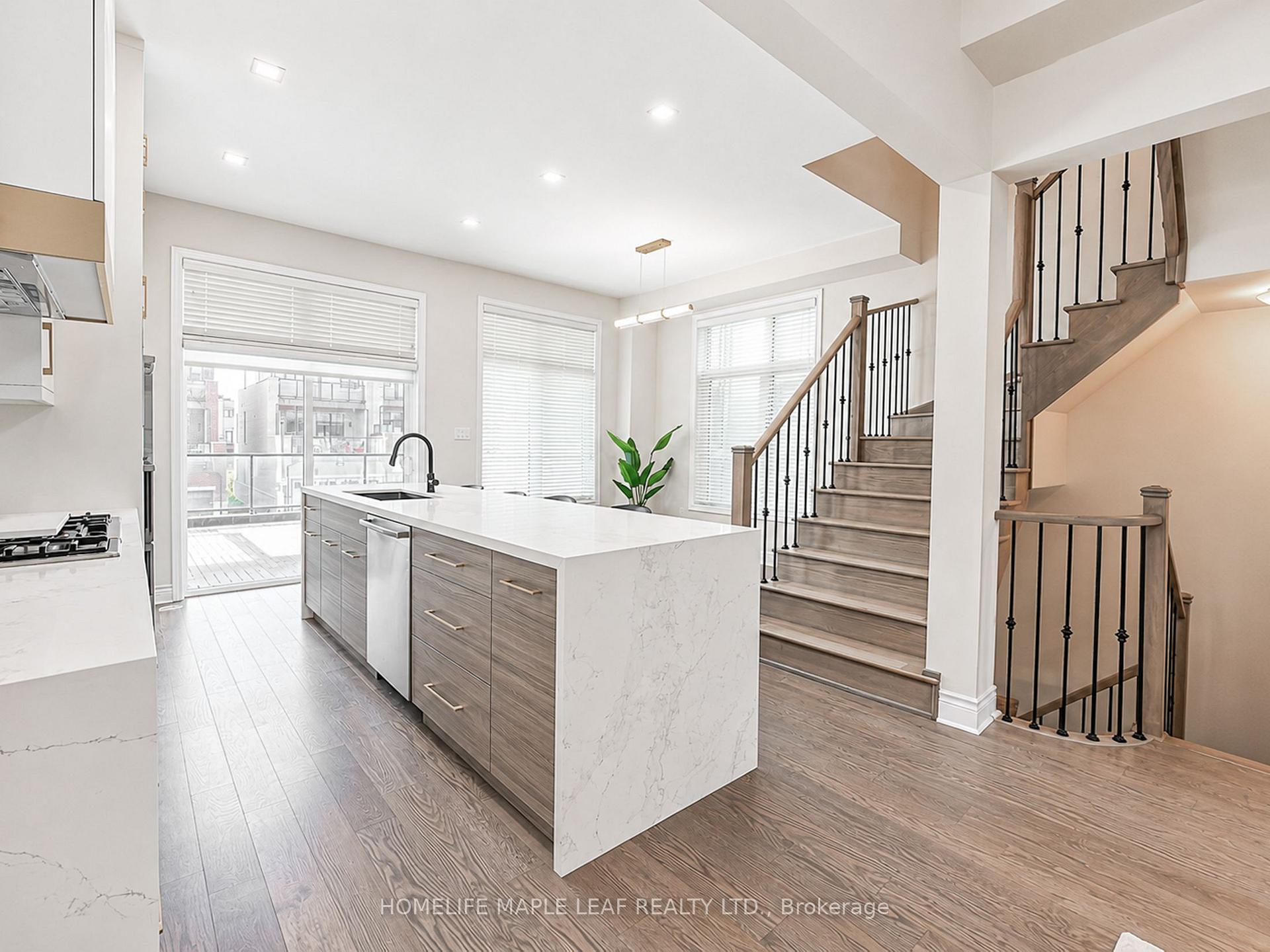 Photo 17 of 11 Aylin Crescent, Vaughan, Patterson — HOMEH