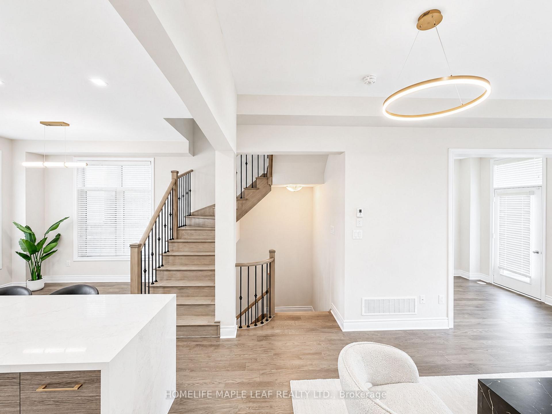 Photo 18 of 11 Aylin Crescent, Vaughan, Patterson — HOMEH
