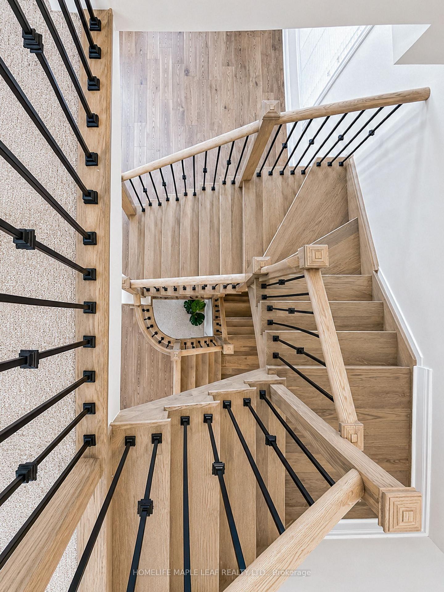 Photo 21 of 11 Aylin Crescent, Vaughan, Patterson — HOMEH
