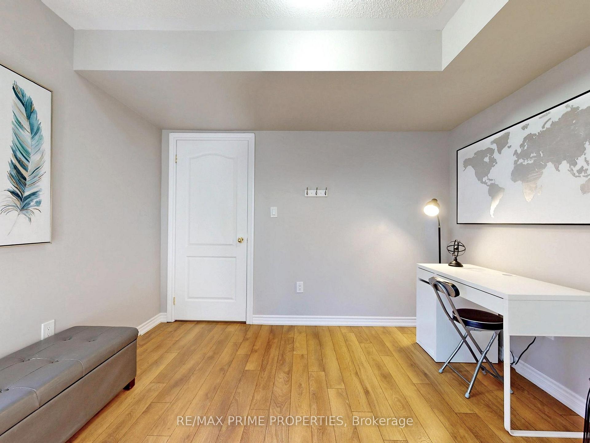 Photo 4 of 21 Sprucewood Road, Brampton, Heart Lake East — HOMEH