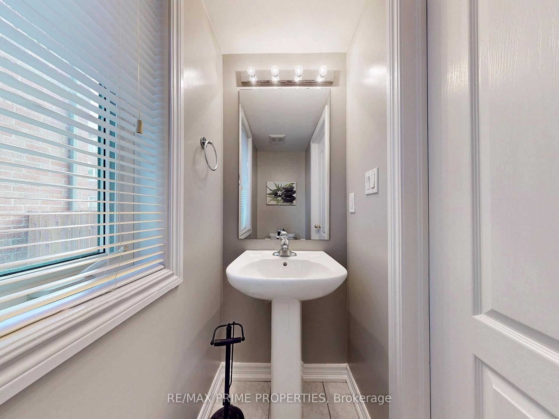 Photo 7 of 21 Sprucewood Road, Brampton, Heart Lake East — HOMEH
