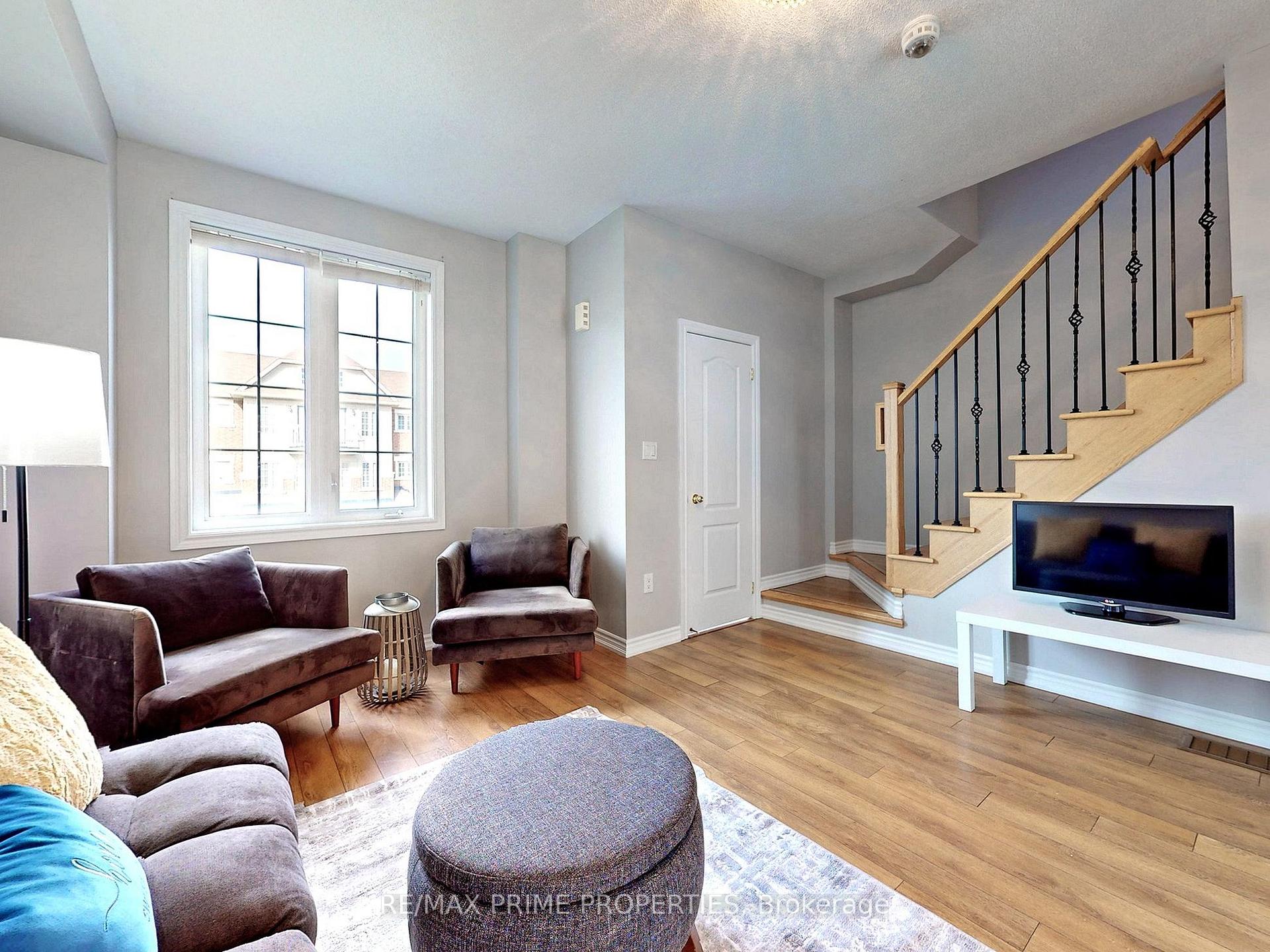 Photo 10 of 21 Sprucewood Road, Brampton, Heart Lake East — HOMEH