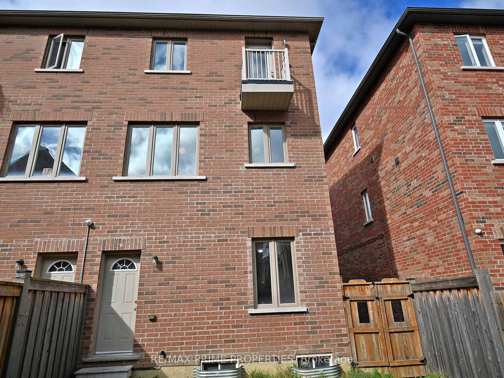 Photo 34 of 21 Sprucewood Road, Brampton, Heart Lake East — HOMEH