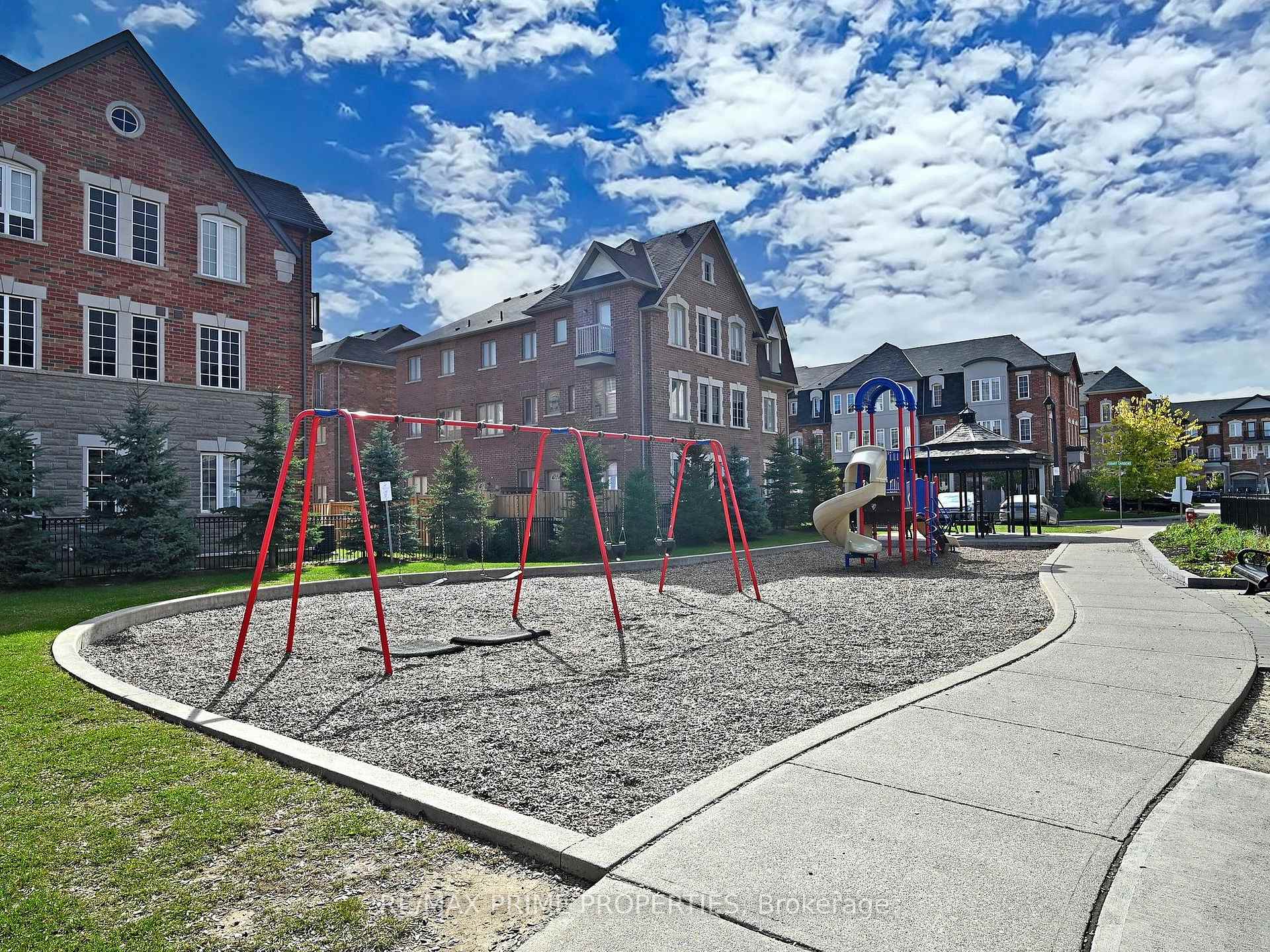 Photo 37 of 21 Sprucewood Road, Brampton, Heart Lake East — HOMEH