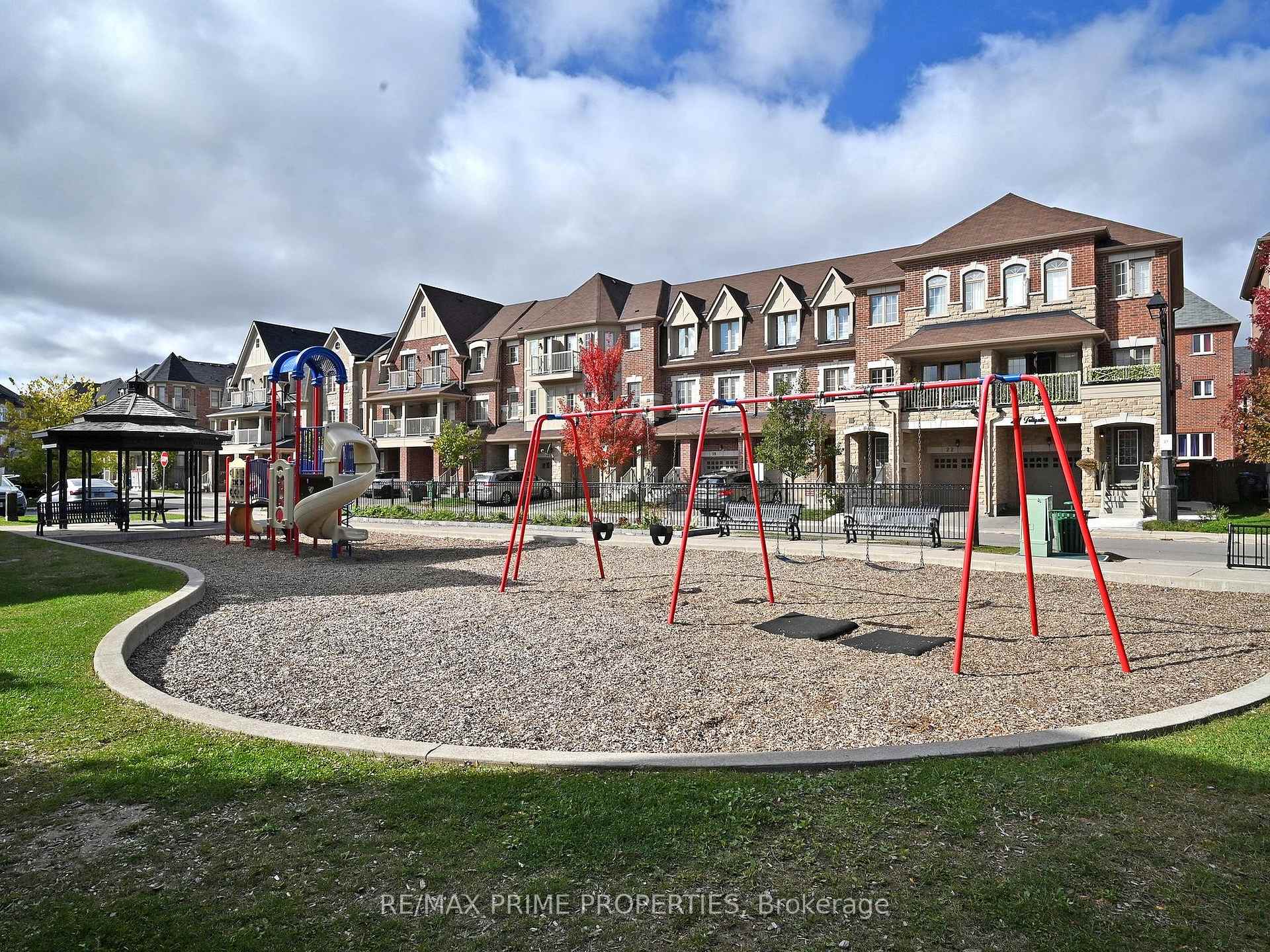 Photo 38 of 21 Sprucewood Road, Brampton, Heart Lake East — HOMEH