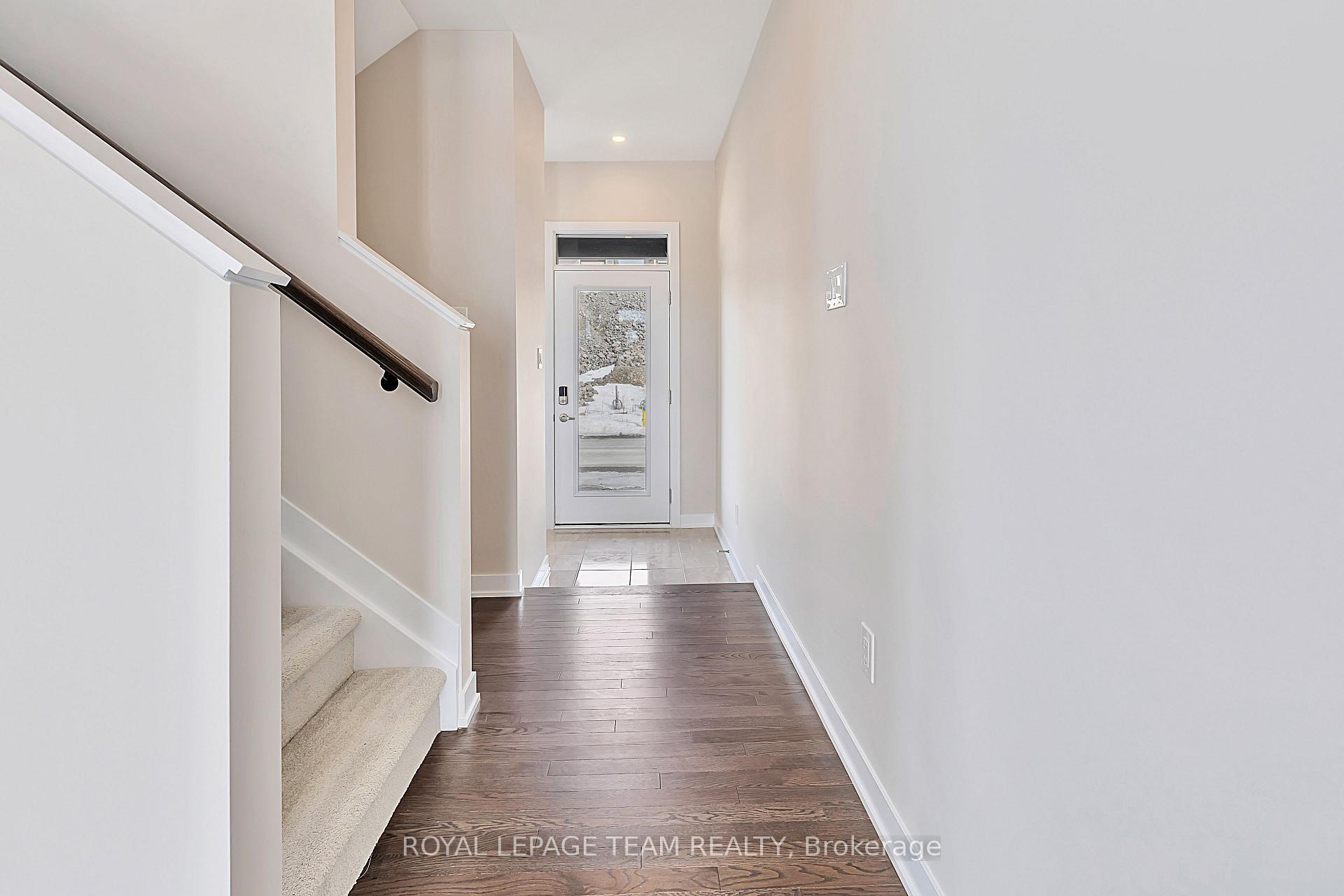 Photo 6 of 668 Expansion Road, Ottawa, Barrhaven - Half Moon Bay — HOMEH