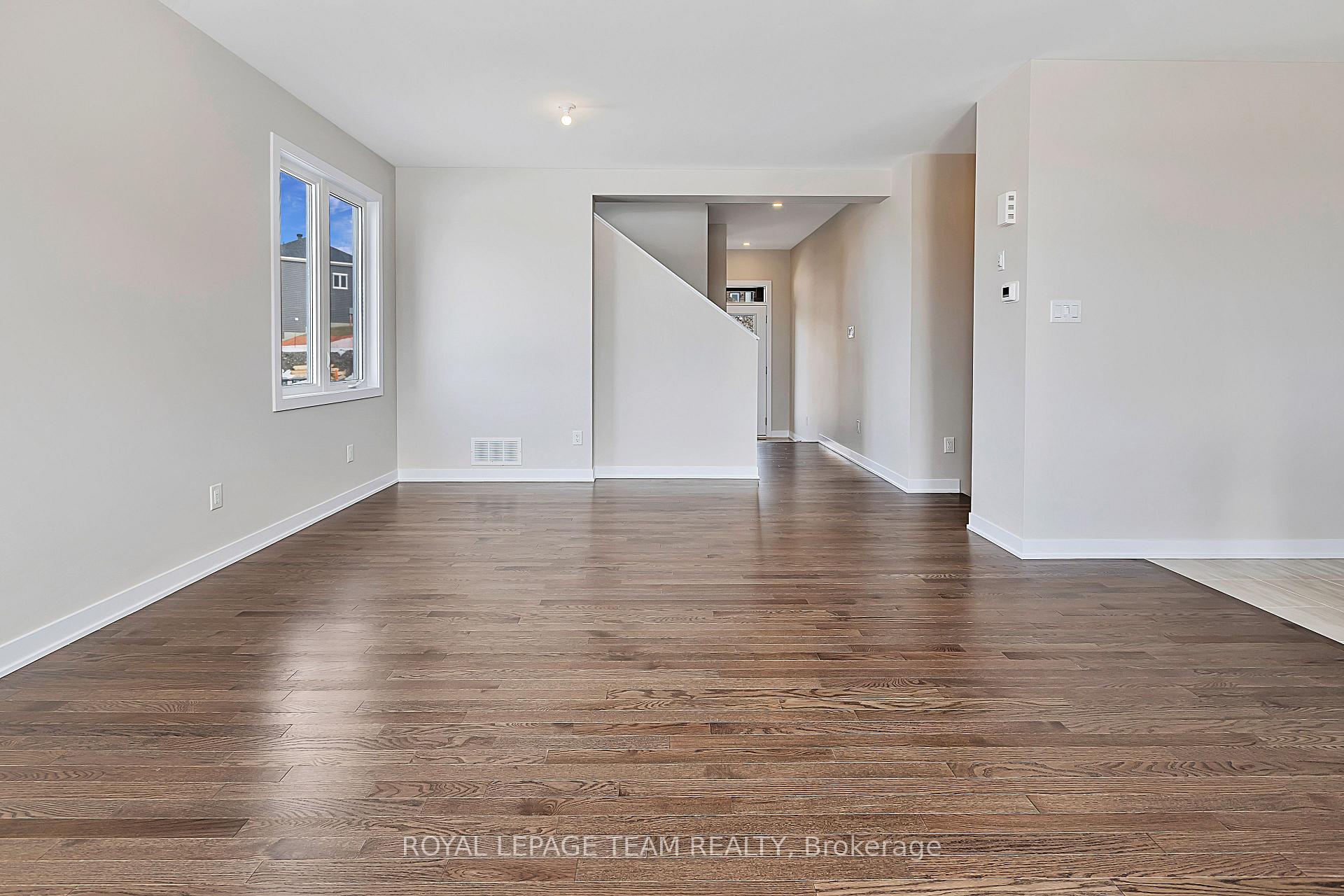 Photo 12 of 668 Expansion Road, Ottawa, Barrhaven - Half Moon Bay — HOMEH